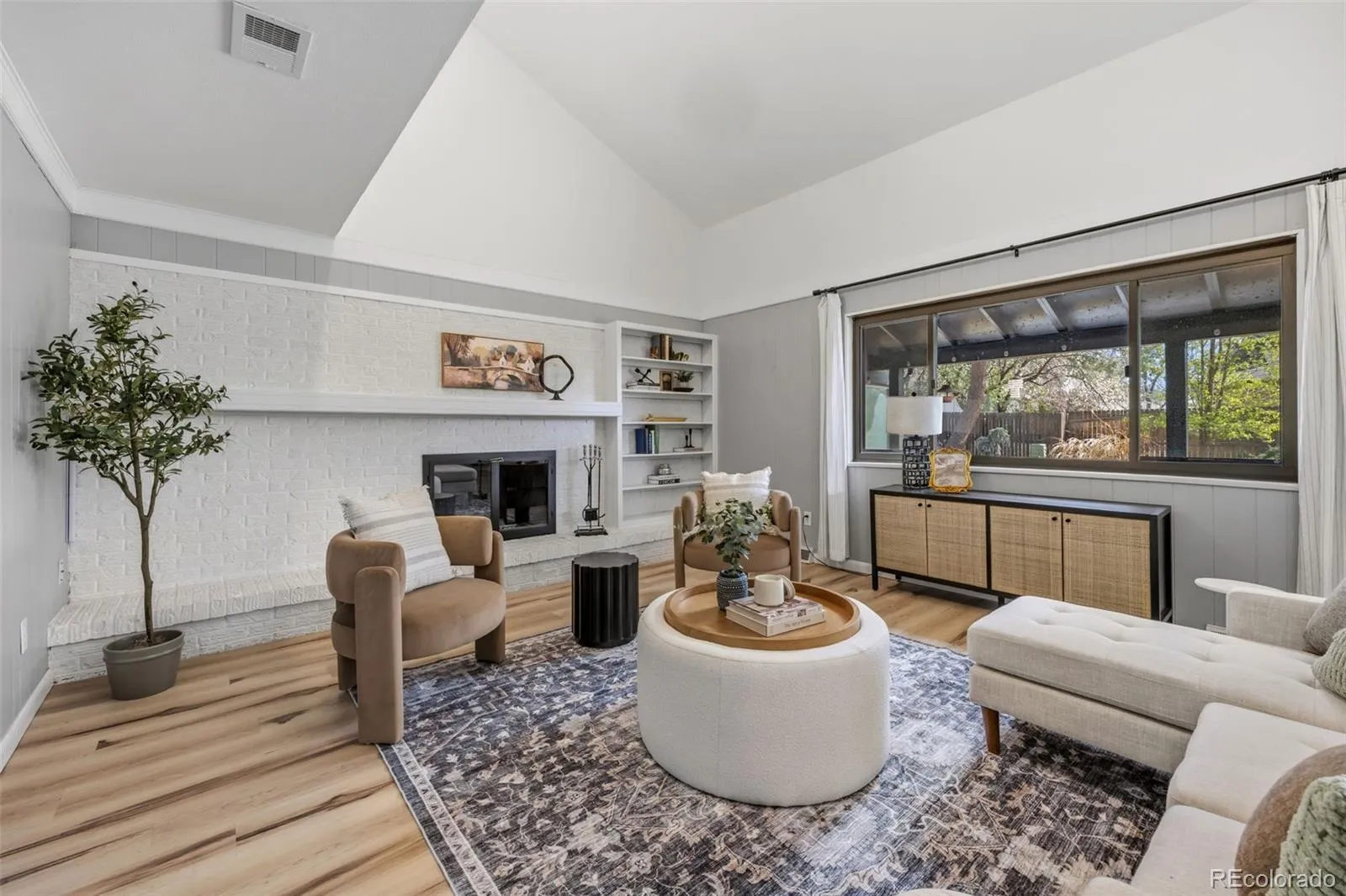 04102026215524 1600 14