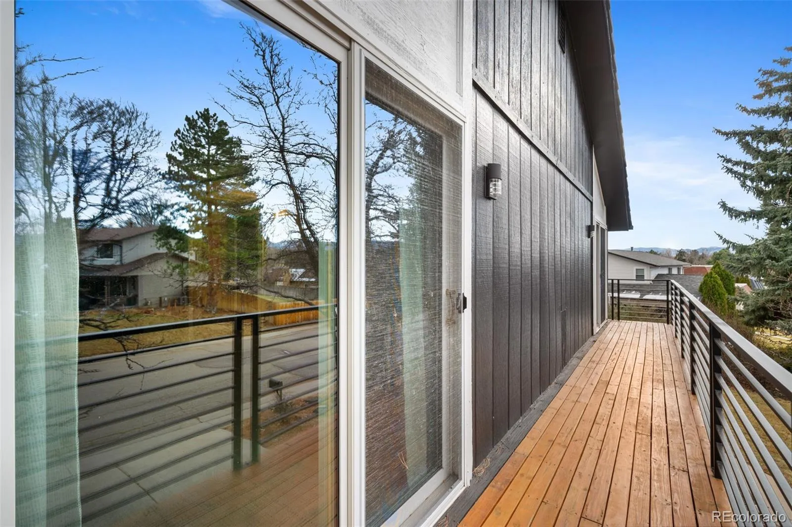 04102026215524 1600 30