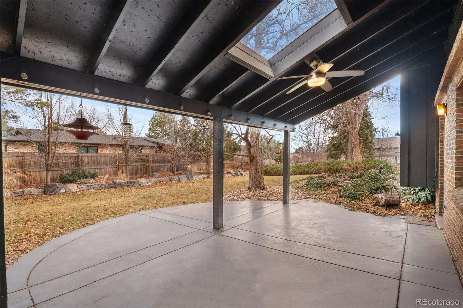 04102026215524 1600 32