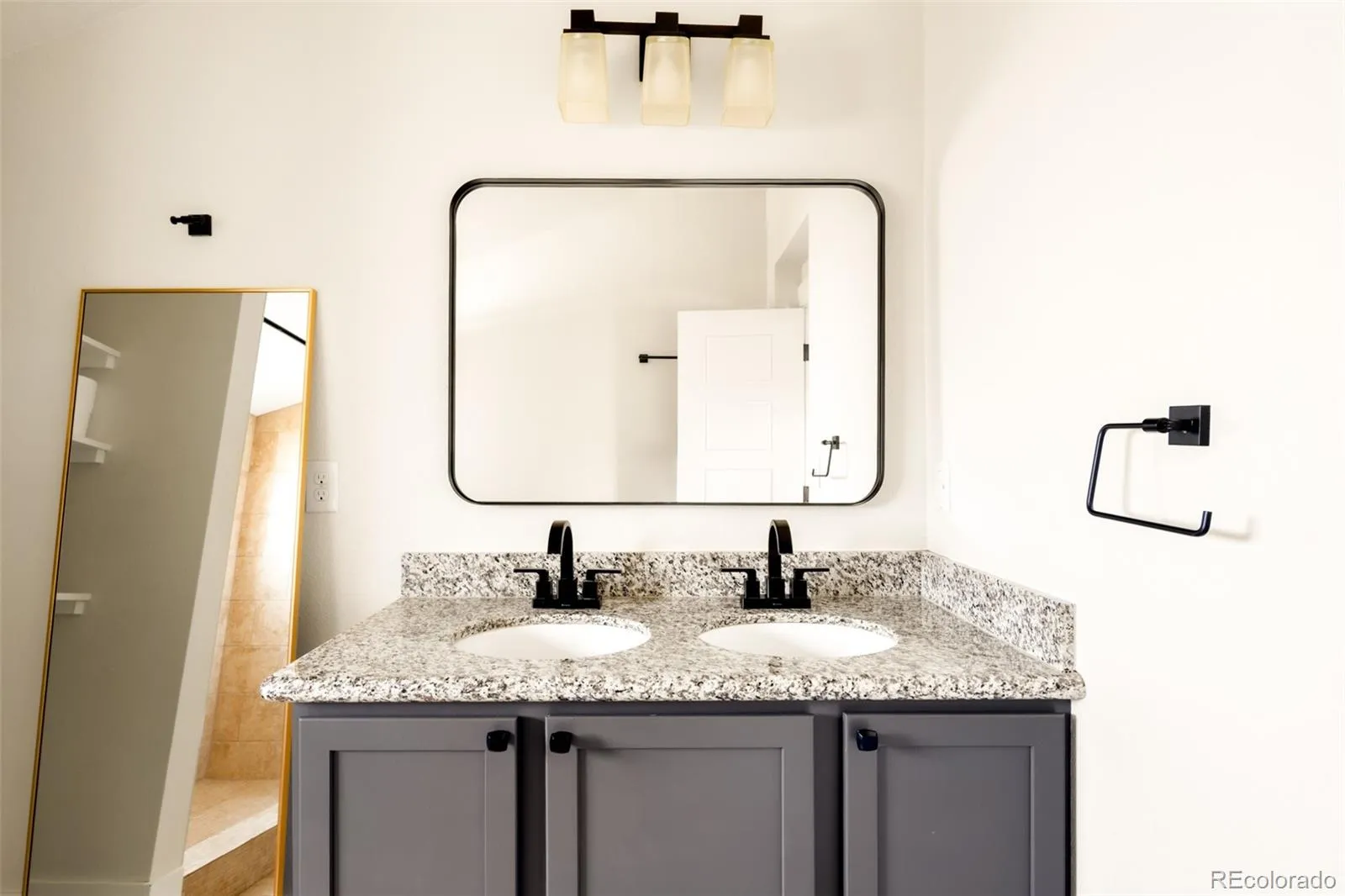 04172026172236 1600 23