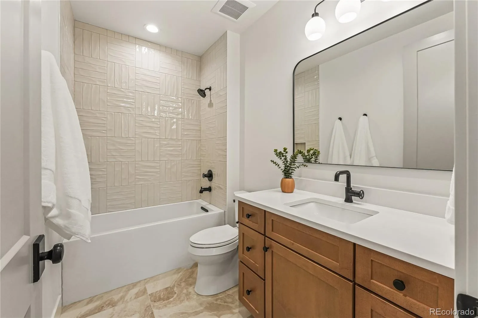 678 S Vine Street Denver CO 80209 | MLS #REC4358480 09232026065610 1600 31