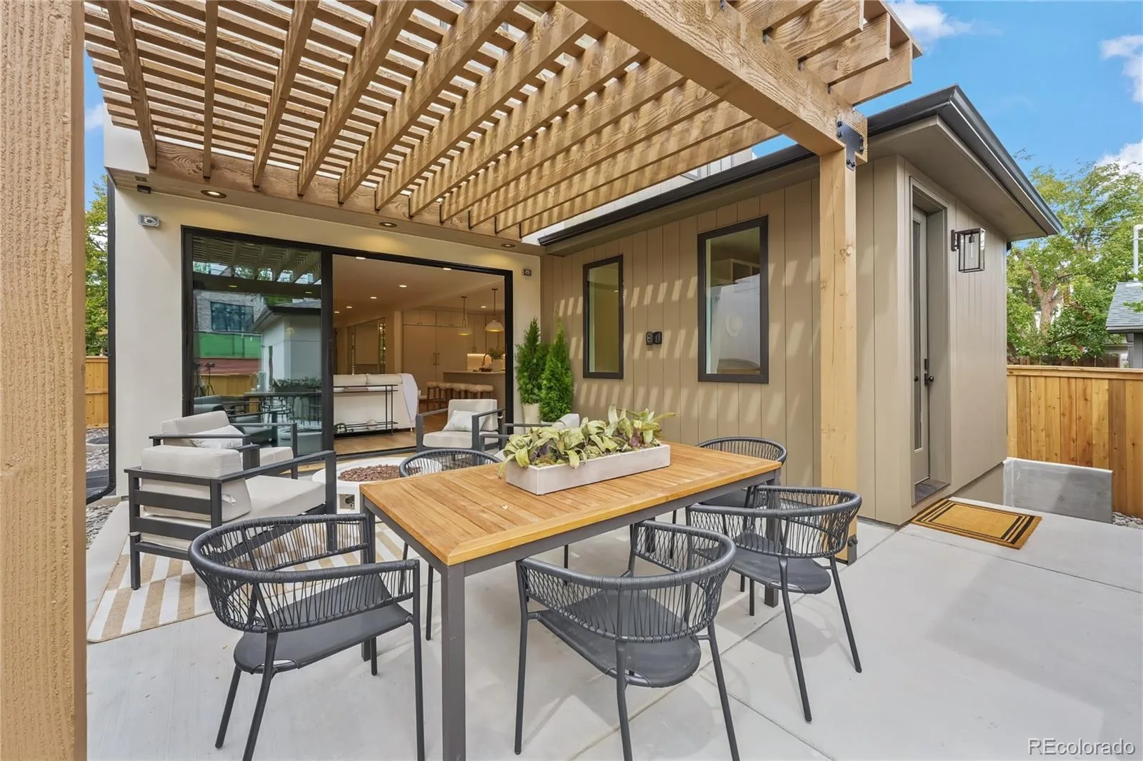 678 S Vine Street Denver CO 80209 | MLS #REC4358480 09232026065610 1600 33
