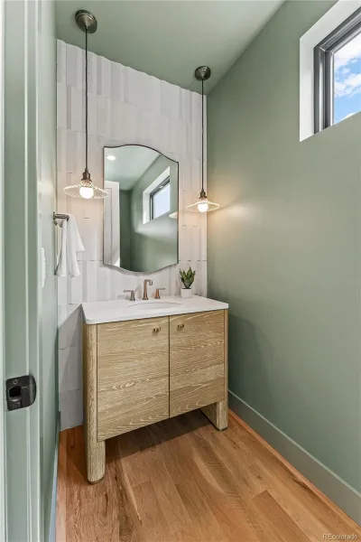 678 S Vine Street Denver CO 80209 | MLS #REC4358480 09232026065610 800 15