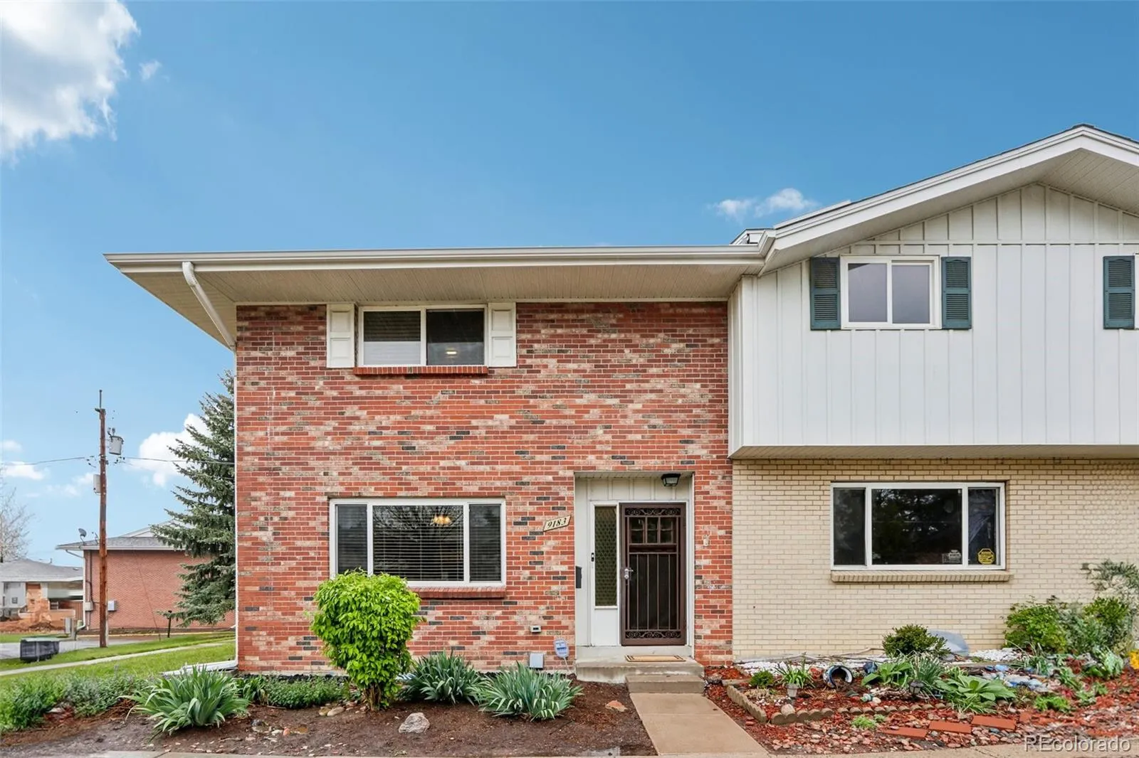 9183 E Oxford Drive Denver CO 80237 MLS #REC4362280 05092026024452 1600 0