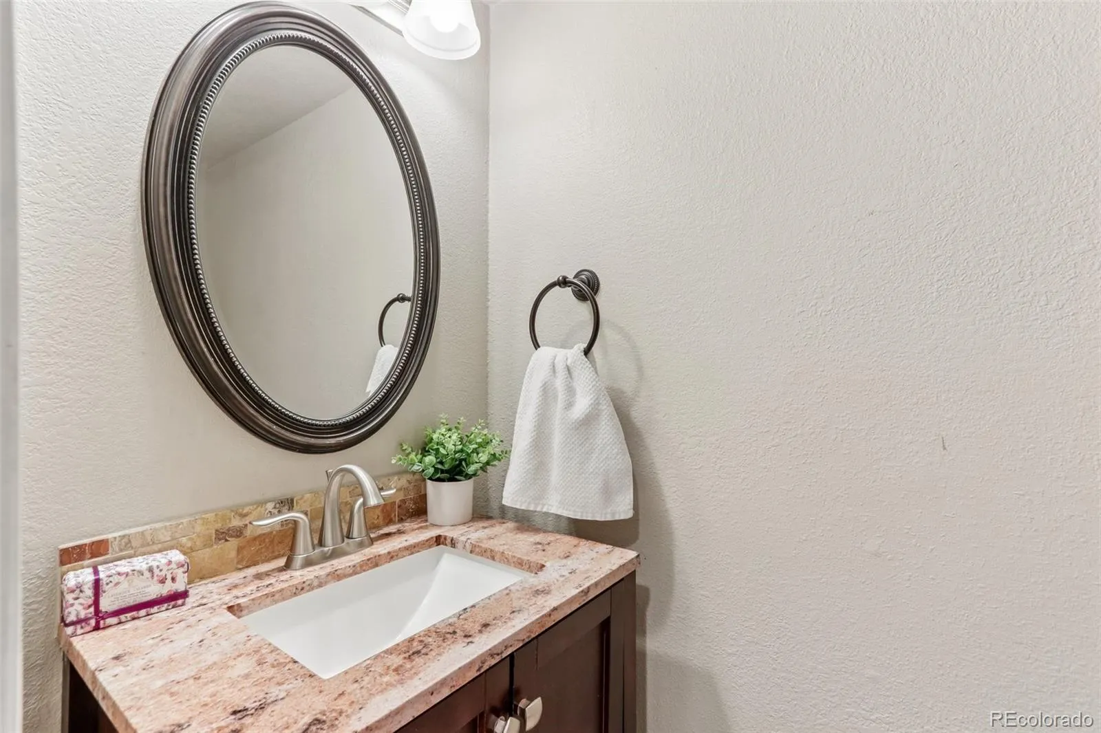 9183 E Oxford Drive Denver CO 80237 MLS #REC4362280 05092026024452 1600 13