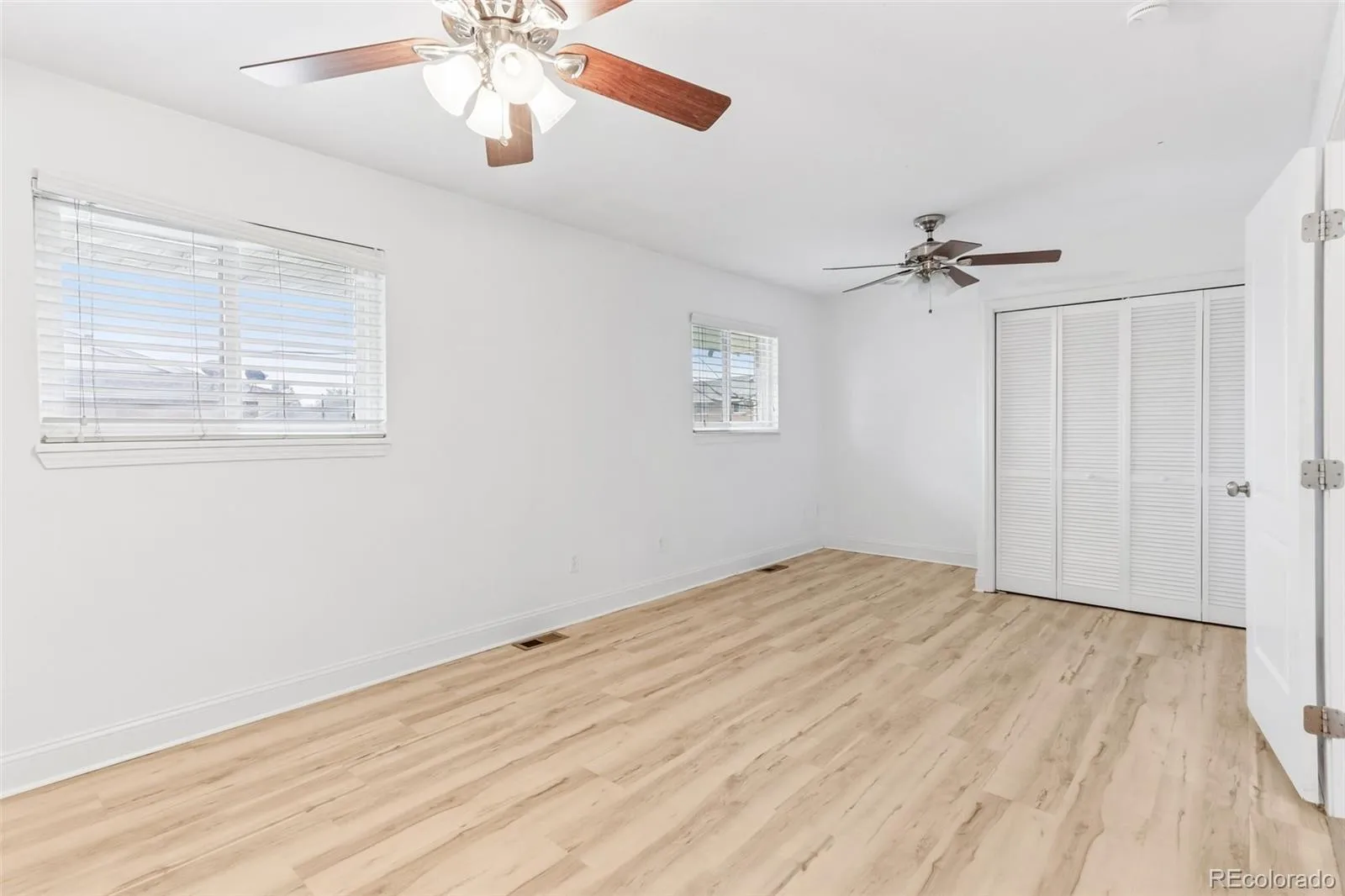 9183 E Oxford Drive Denver CO 80237 MLS #REC4362280 05092026024452 1600 15