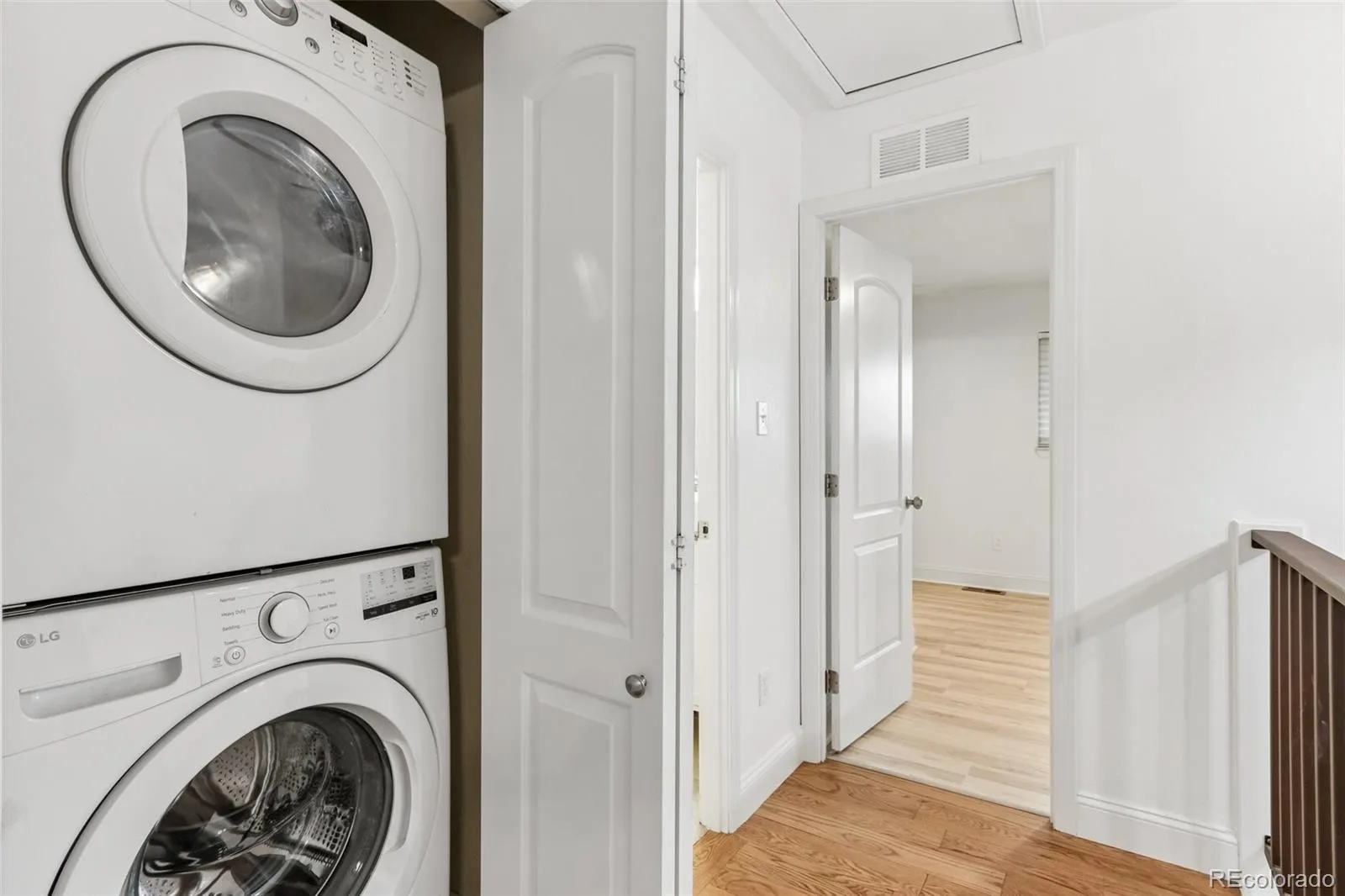 9183 E Oxford Drive Denver CO 80237 MLS #REC4362280 05092026024452 1600 22
