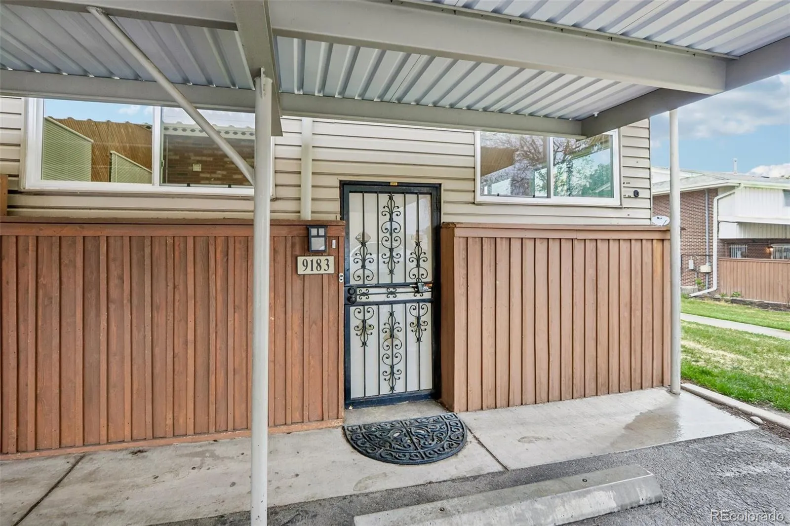 9183 E Oxford Drive Denver CO 80237 MLS #REC4362280 05092026024452 1600 33