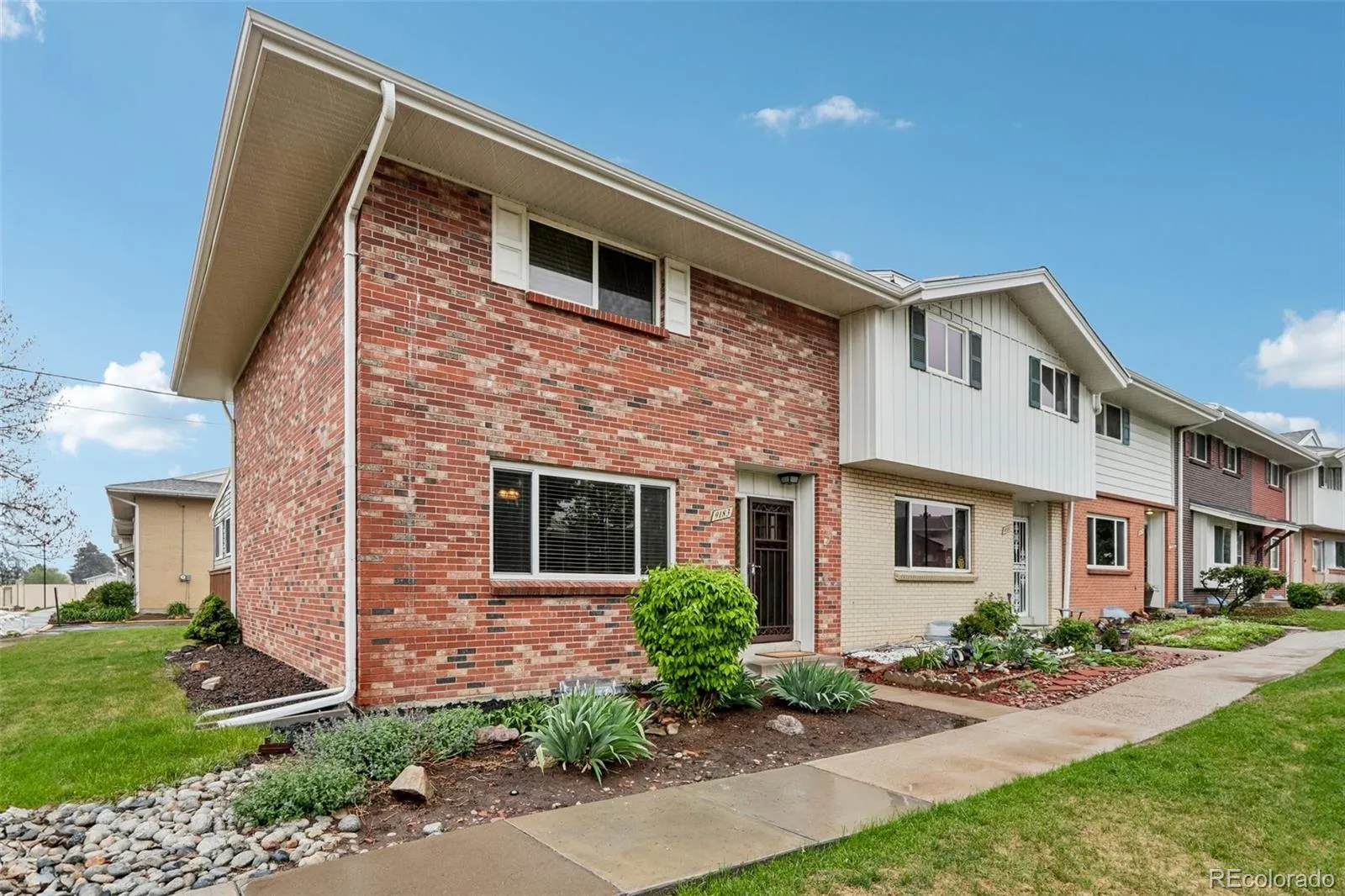 9183 E Oxford Drive Denver CO 80237 MLS #REC4362280 05092026024452 1600 34