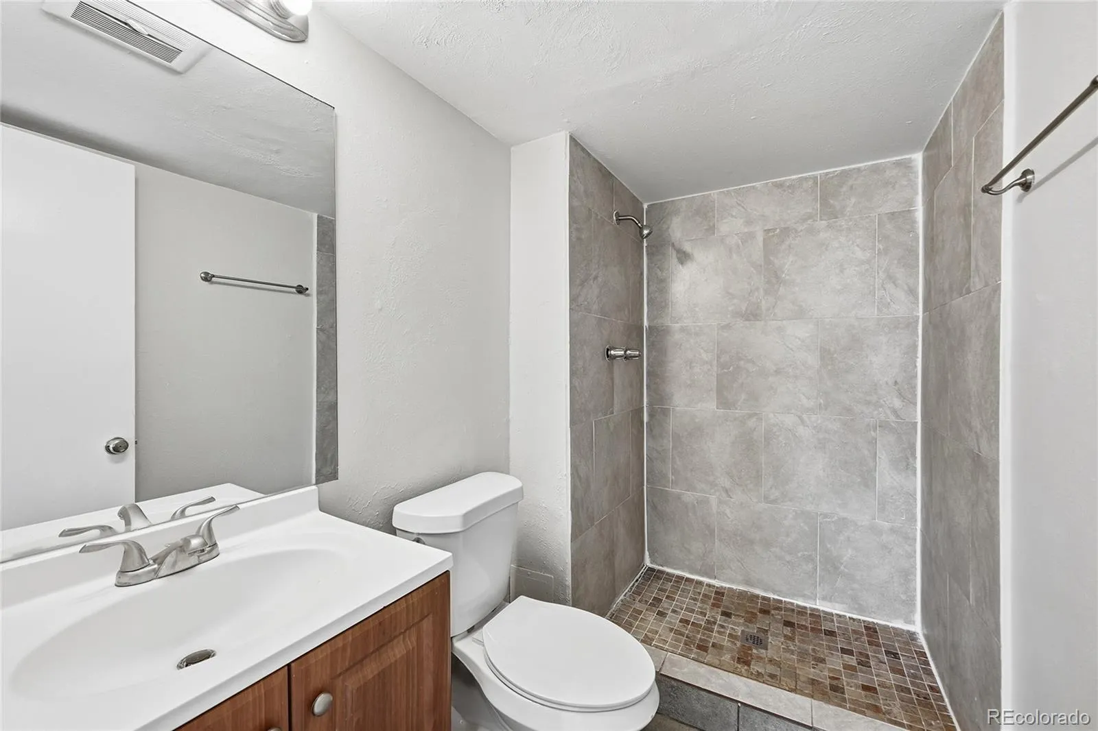 875 S Quebec Street Denver CO 80247 MLS #REC4363624 05022026200801 1600 14