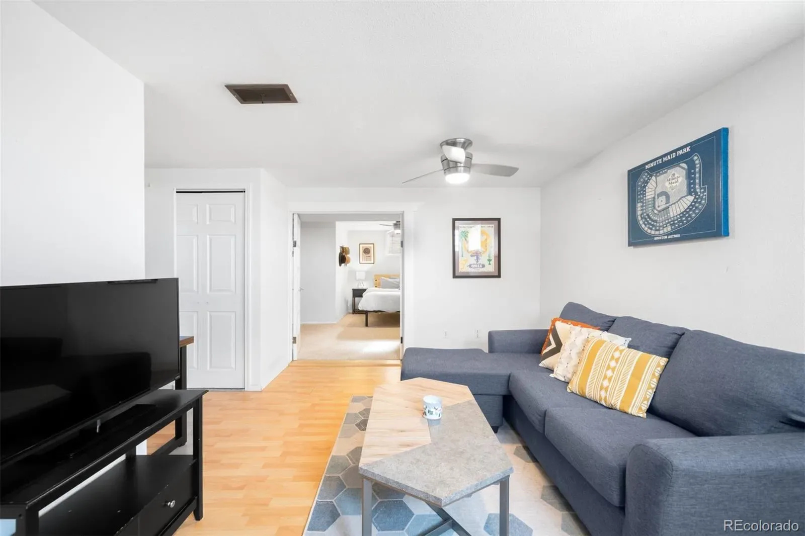 03262026230105 1600 22