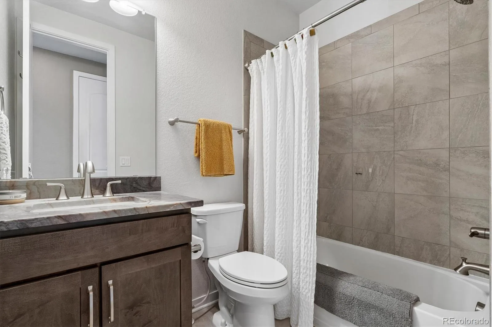 11933 Skyview Lane Broomfield CO 80021 | MLS #REC4367285 08212026031052 1600 21