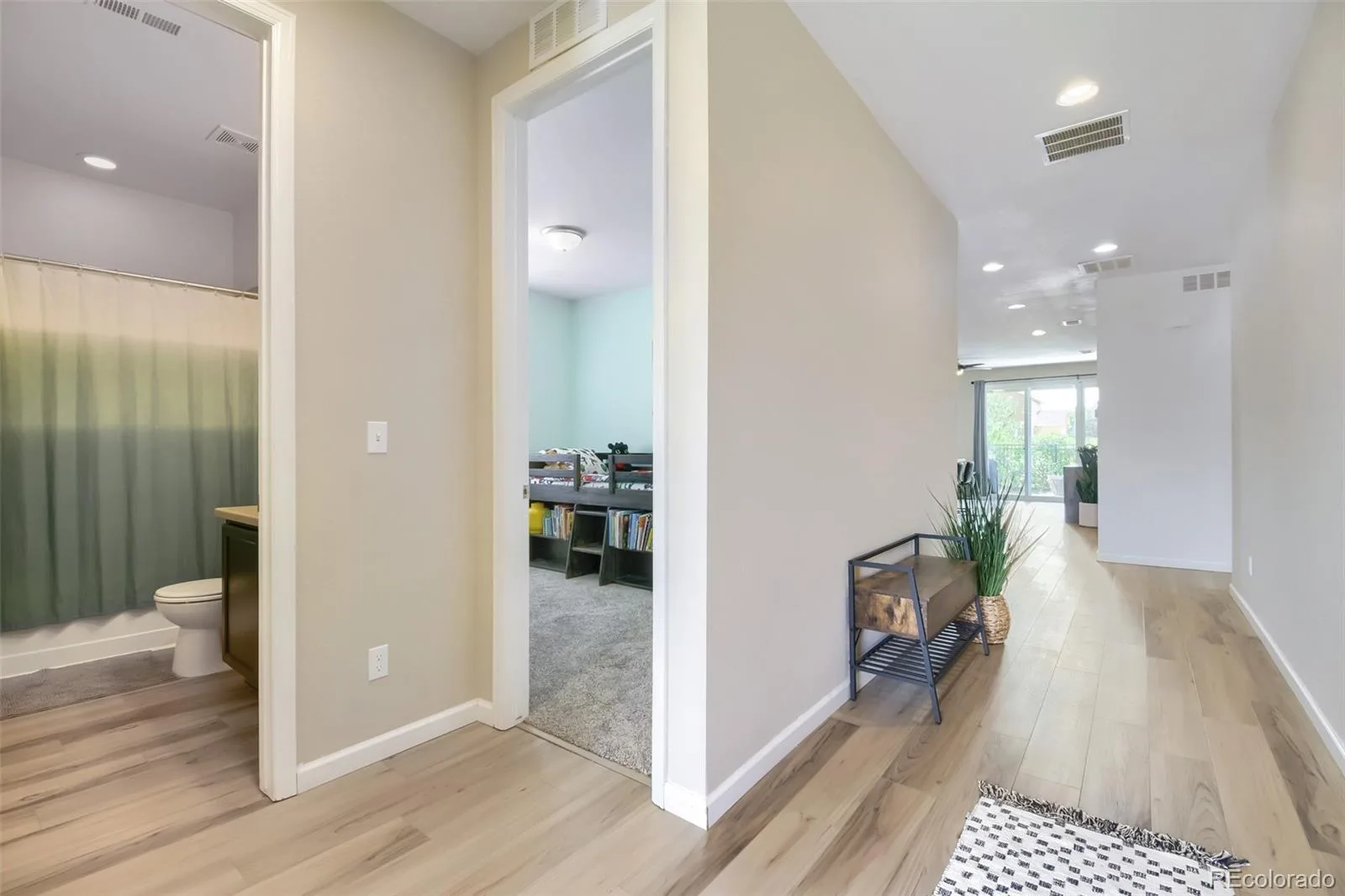 230 S Langdale Court Aurora CO 80018 | MLS #REC4368680 07242026182756 1600 2