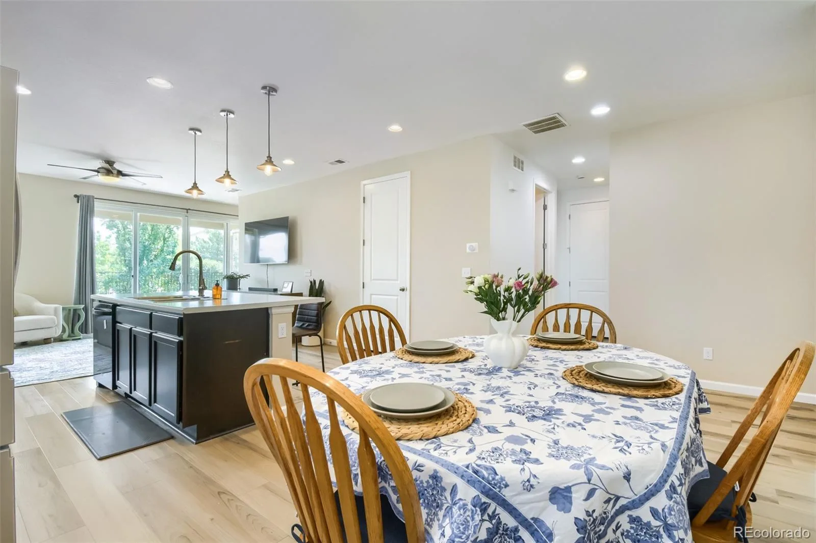 230 S Langdale Court Aurora CO 80018 | MLS #REC4368680 07242026182756 1600 7
