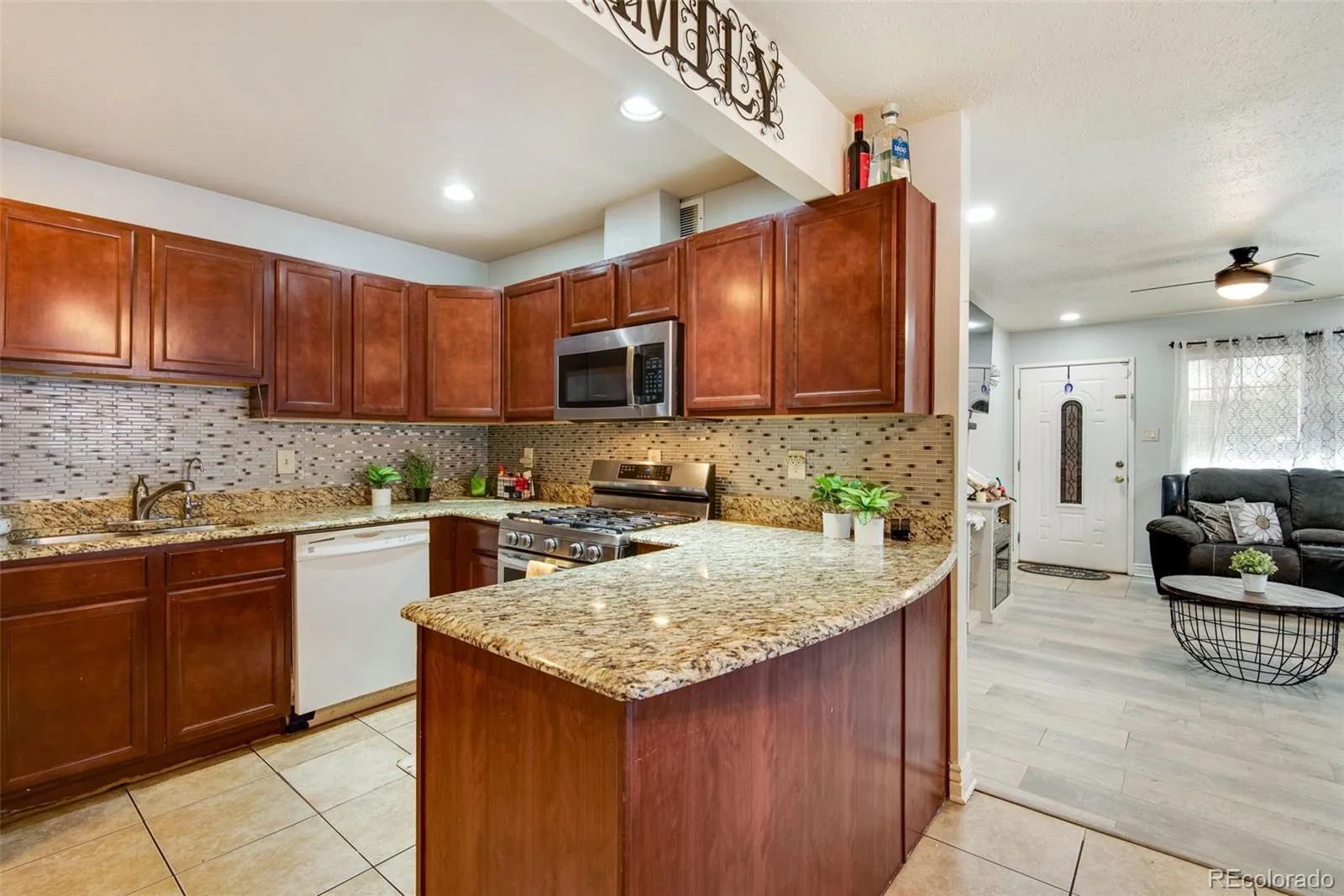 850 Peoria Street Aurora CO 80011 MLS #REC4369892 05022026061417 1600 19