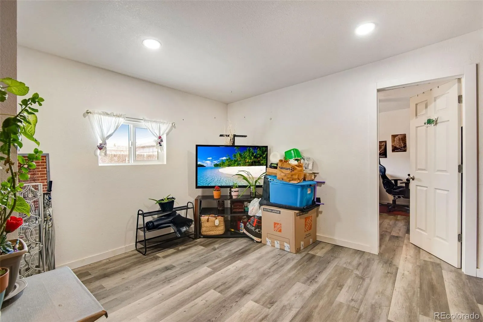 850 Peoria Street Aurora CO 80011 MLS #REC4369892 05022026061417 1600 35