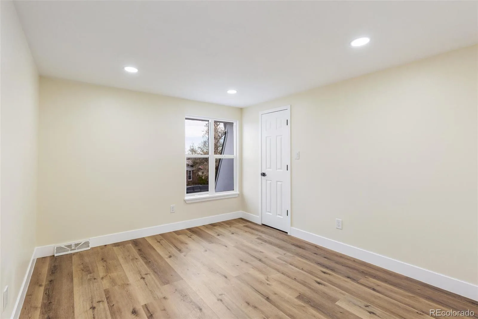 6708 W Portland Avenue Littleton CO 80128 | MLS #REC4370437 06122026073125 1600 32
