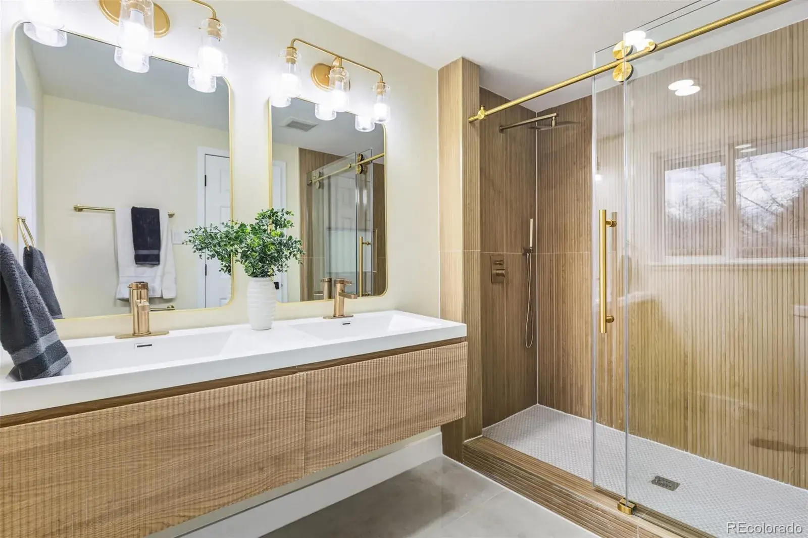 11132025000339 1600 27