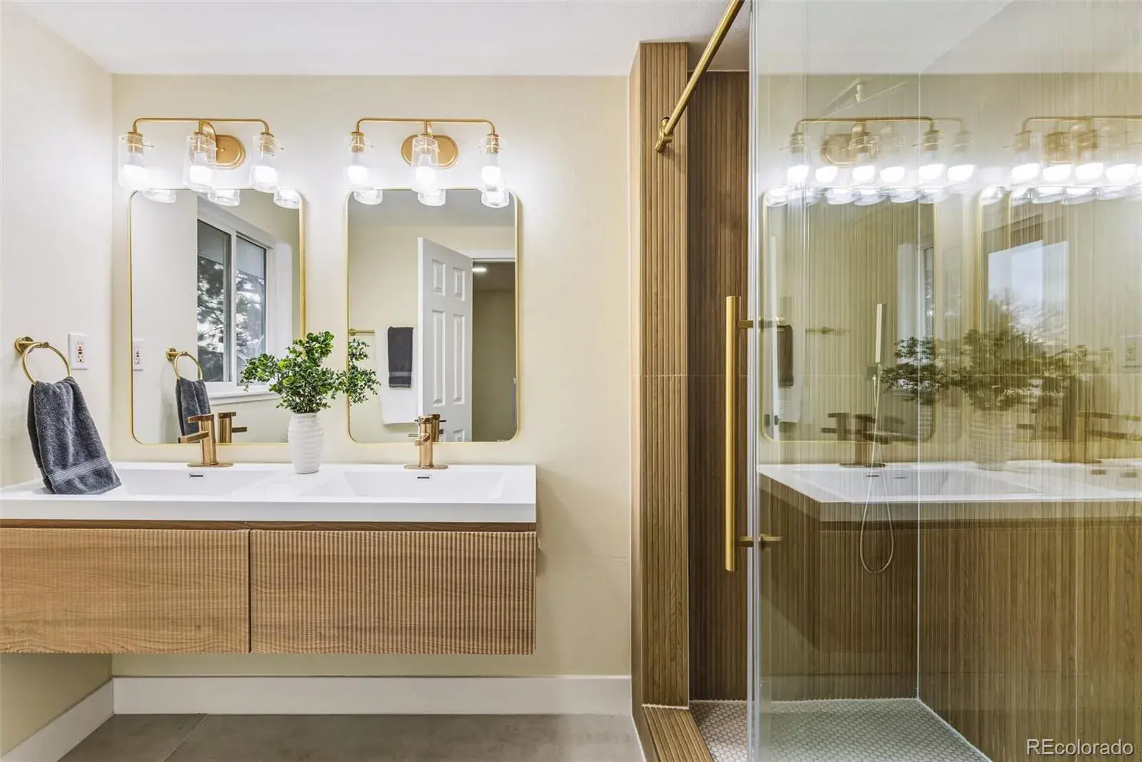 11132025000339 1600 28