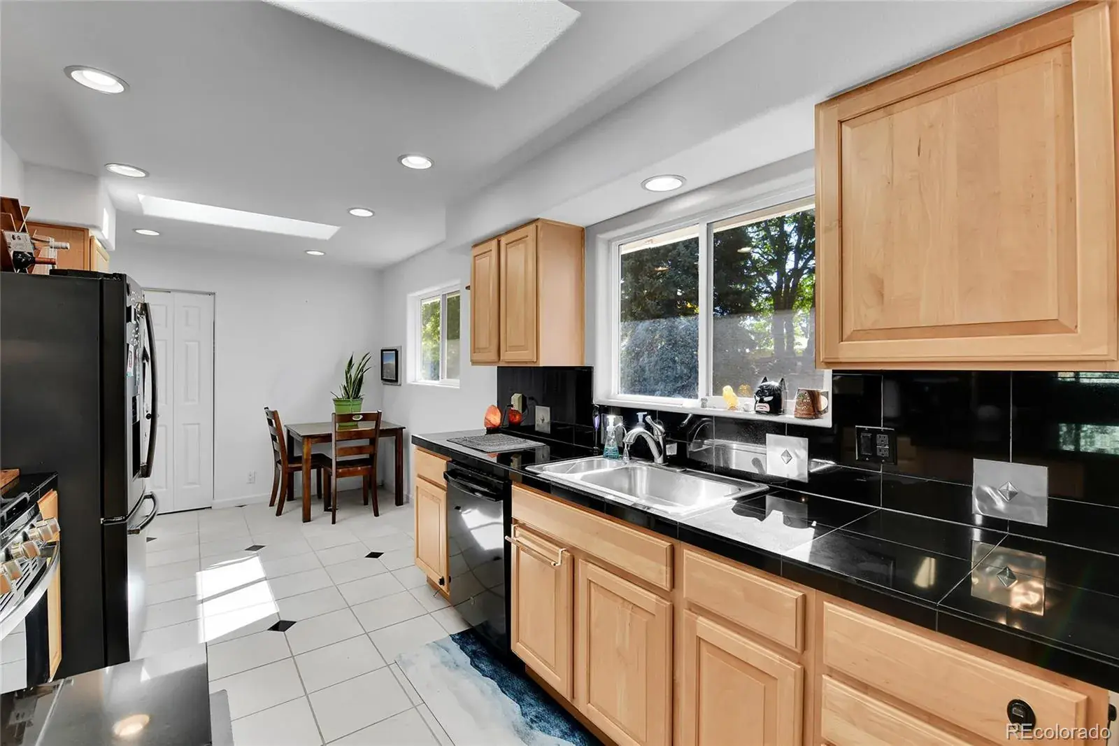 10172025011715 1600 12