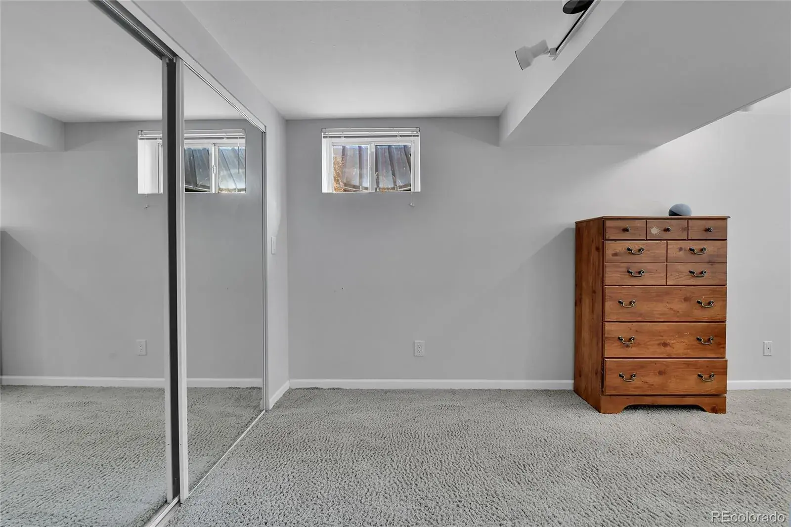 10172025011715 1600 24