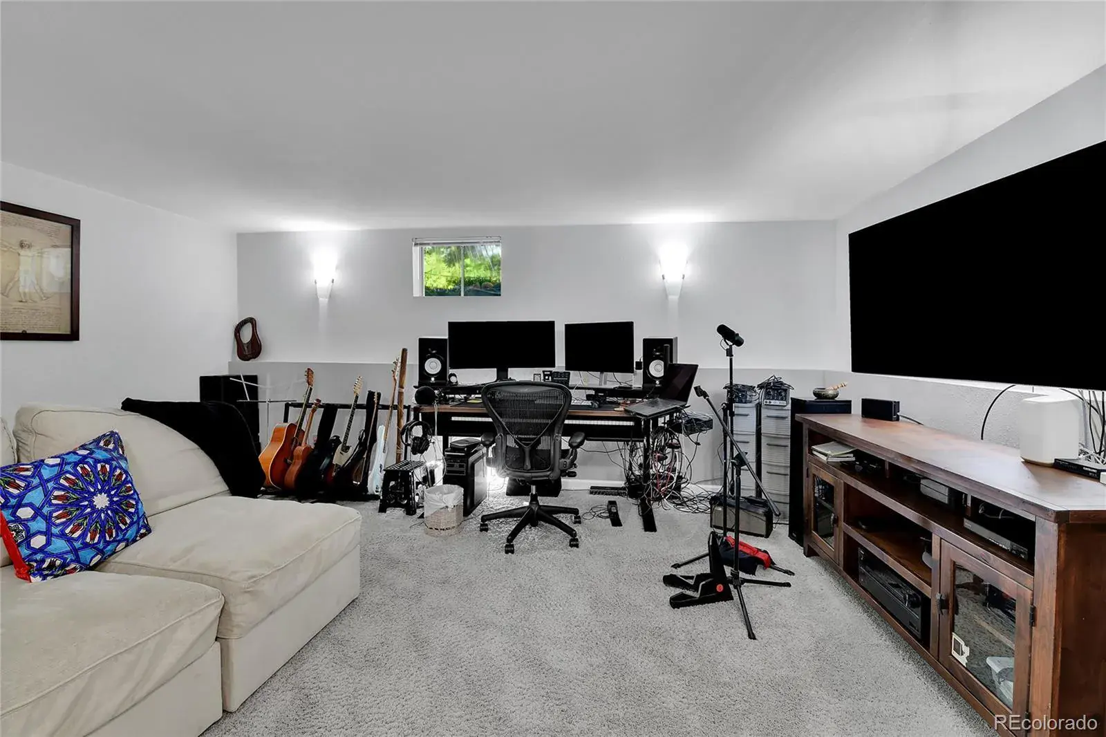 10172025011715 1600 42