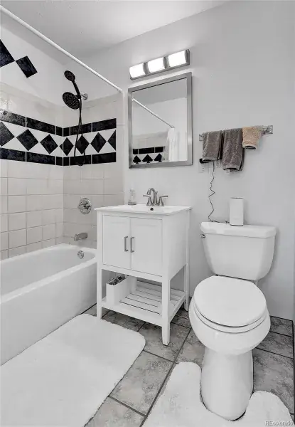 10172025011715 800 36