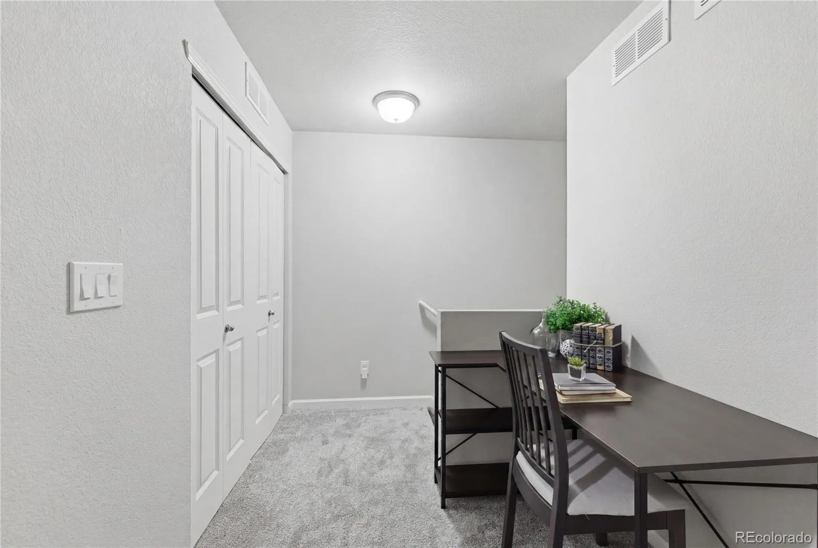 1877 S Buchanan Circle Aurora CO 80018 | MLS #REC4372725 08262026184042 1600 12
