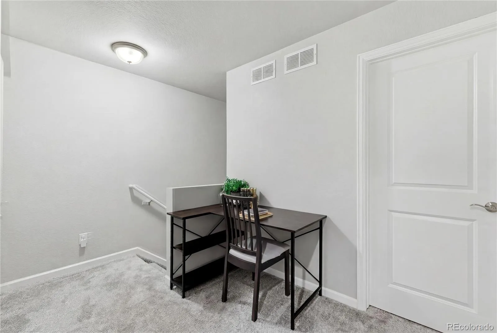 1877 S Buchanan Circle Aurora CO 80018 | MLS #REC4372725 08262026184042 1600 13