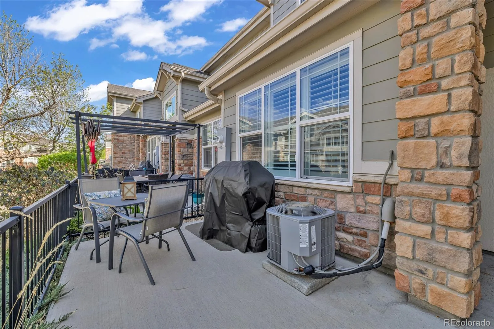 1877 S Buchanan Circle Aurora CO 80018 | MLS #REC4372725 08262026184042 1600 21