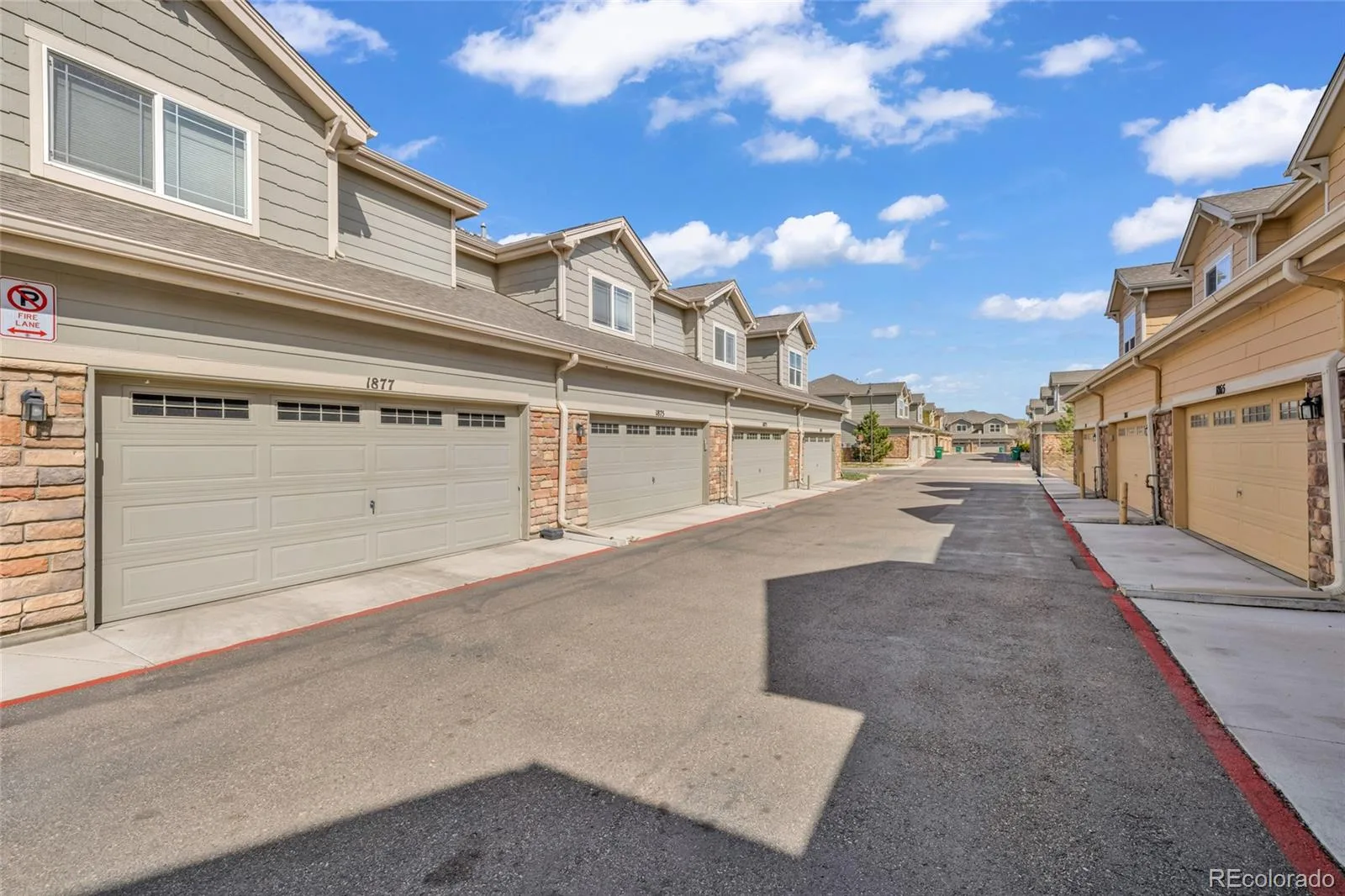 1877 S Buchanan Circle Aurora CO 80018 | MLS #REC4372725 08262026184042 1600 23