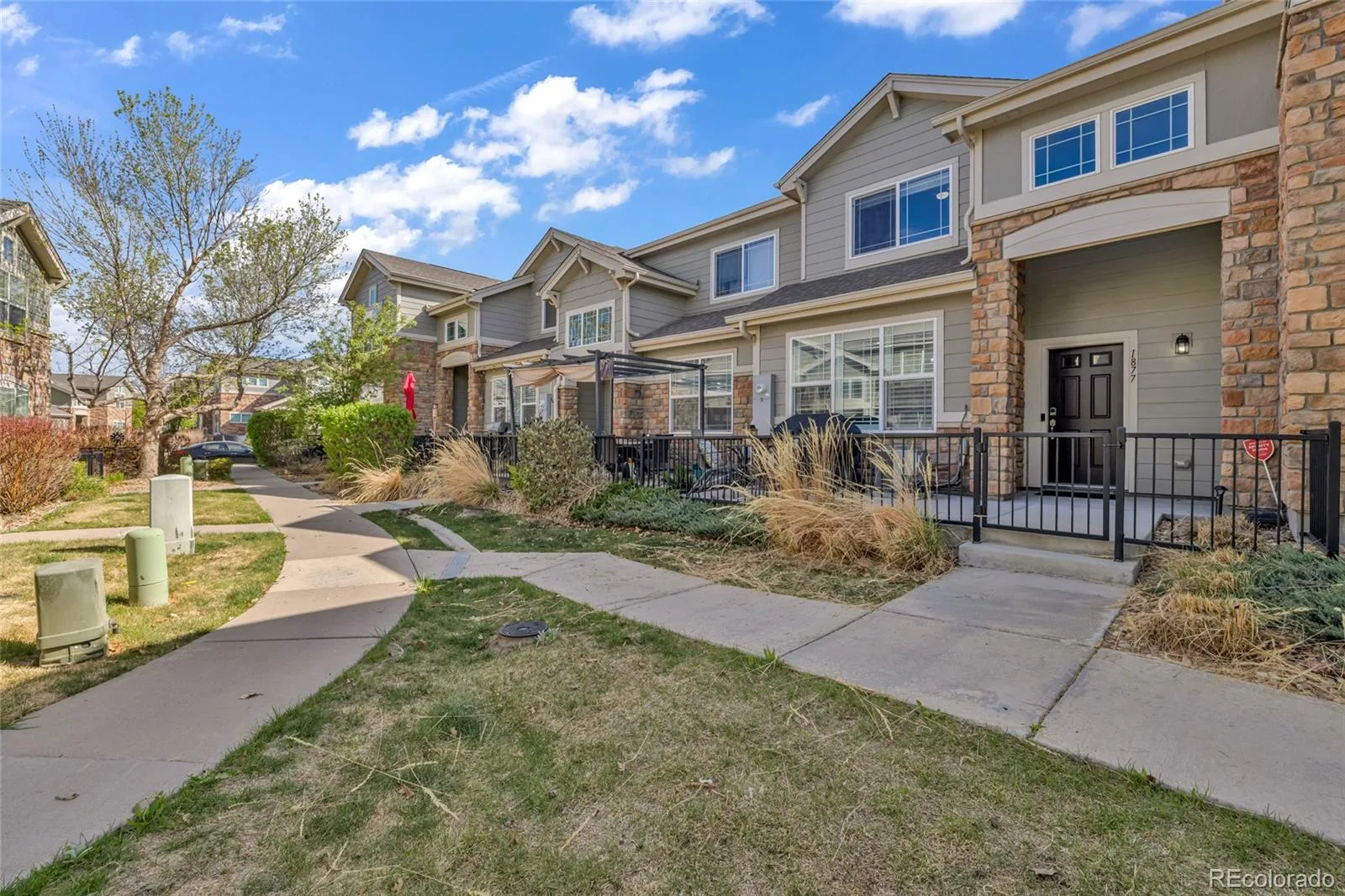 1877 S Buchanan Circle Aurora CO 80018 | MLS #REC4372725 08262026184042 1600 26