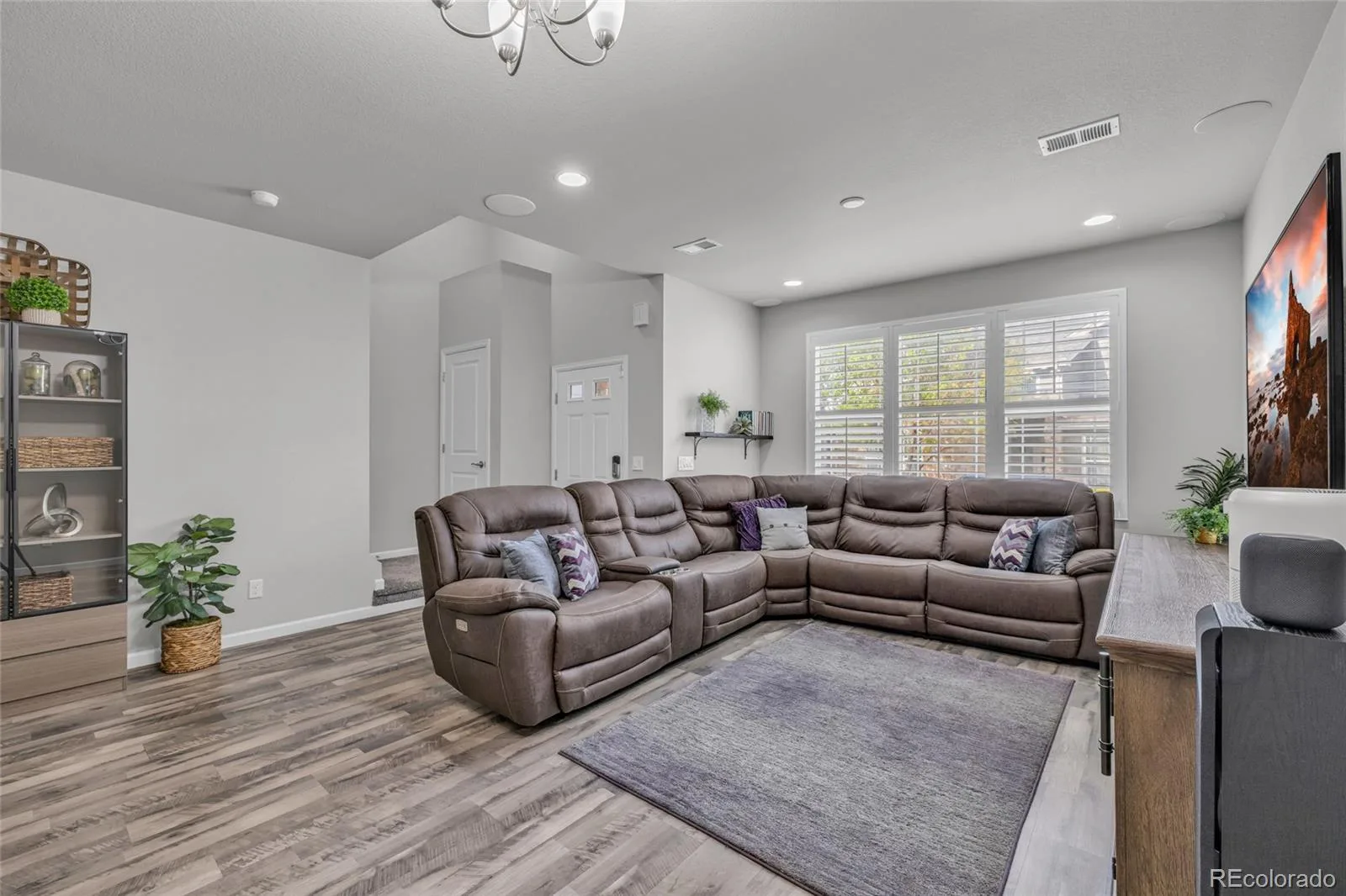 1877 S Buchanan Circle Aurora CO 80018 | MLS #REC4372725 08262026184042 1600 6
