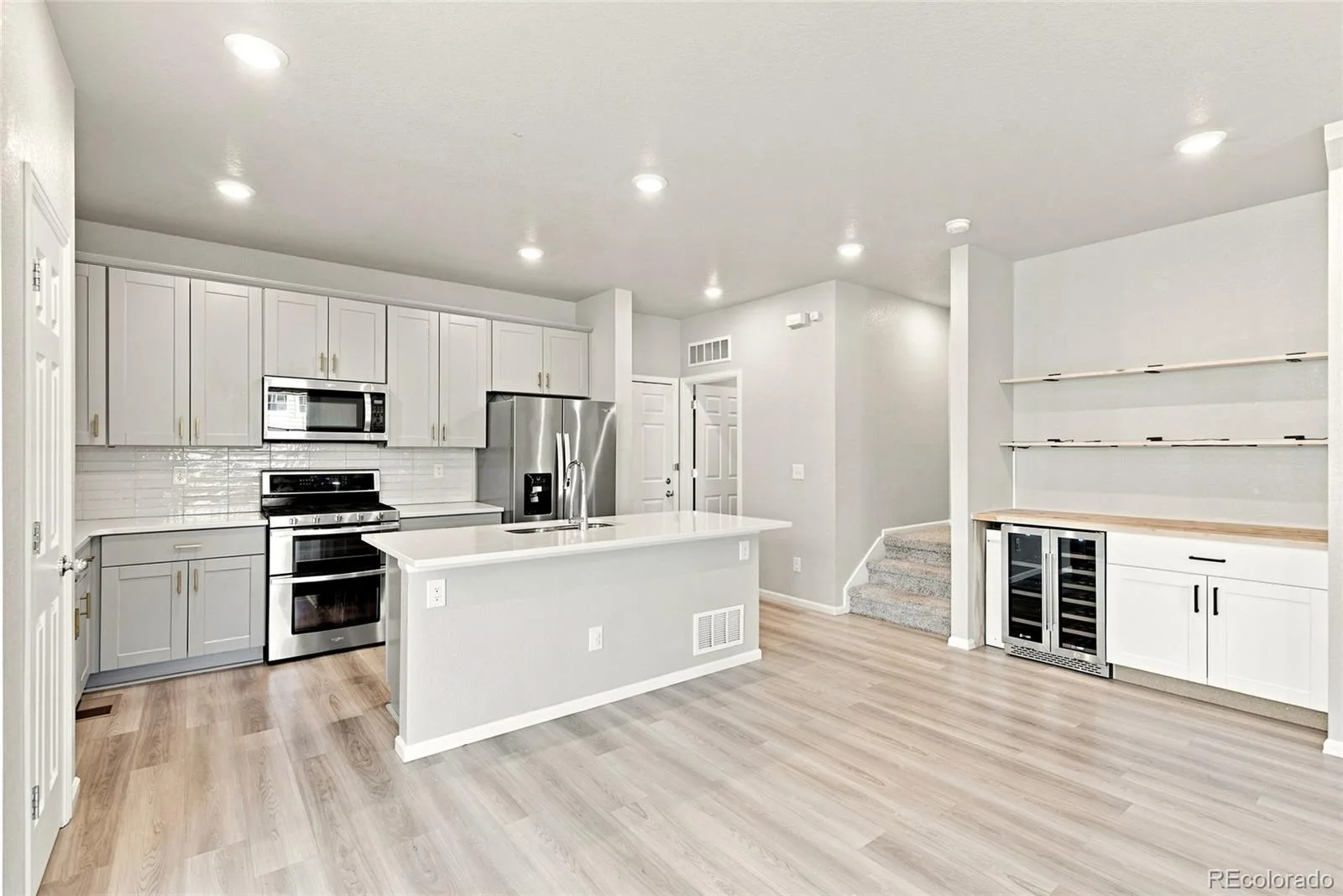 18292 E Kansas Place Aurora CO 80017 MLS #REC4374313 07162026162144 1600 15