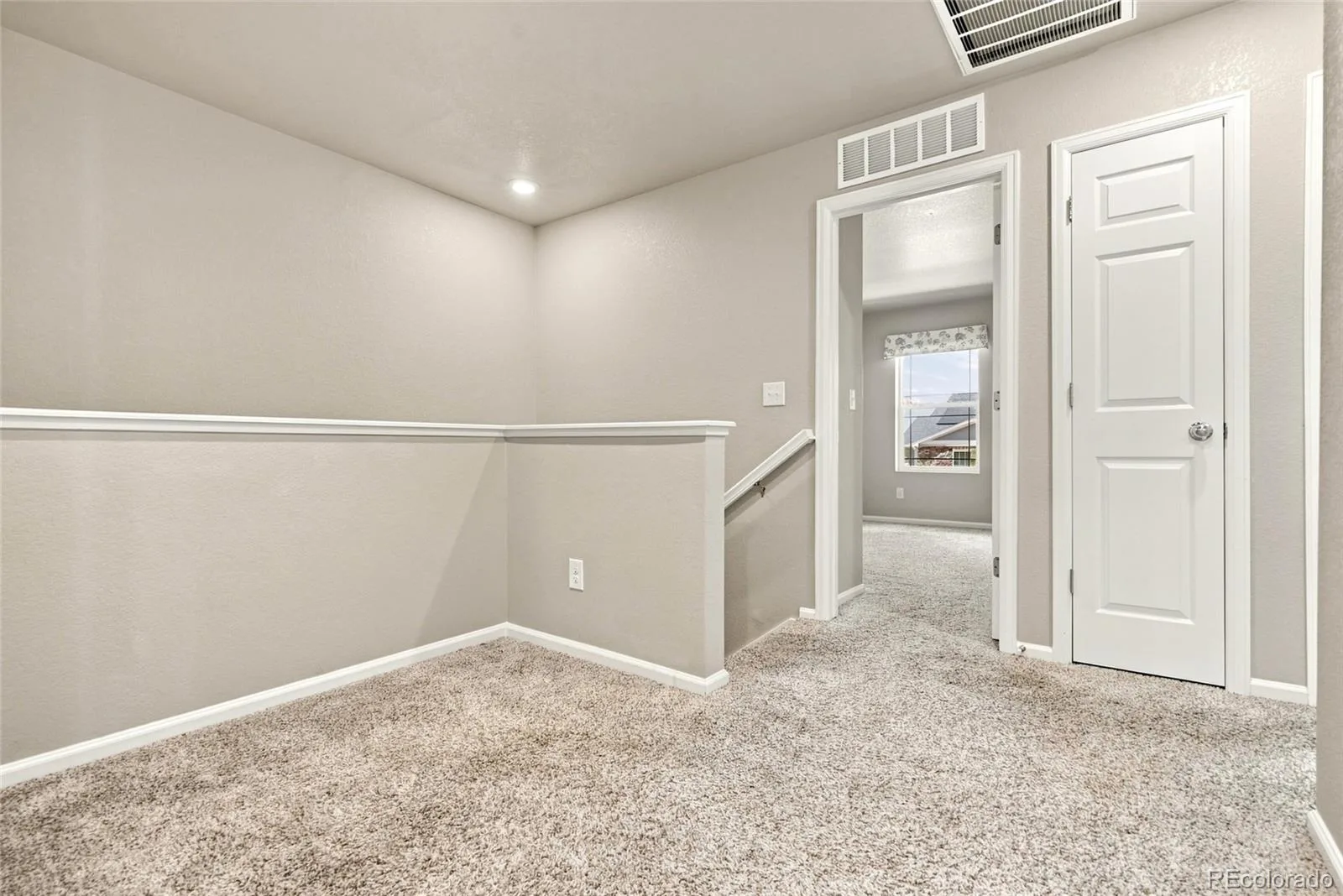 18292 E Kansas Place Aurora CO 80017 MLS #REC4374313 07162026162144 1600 21