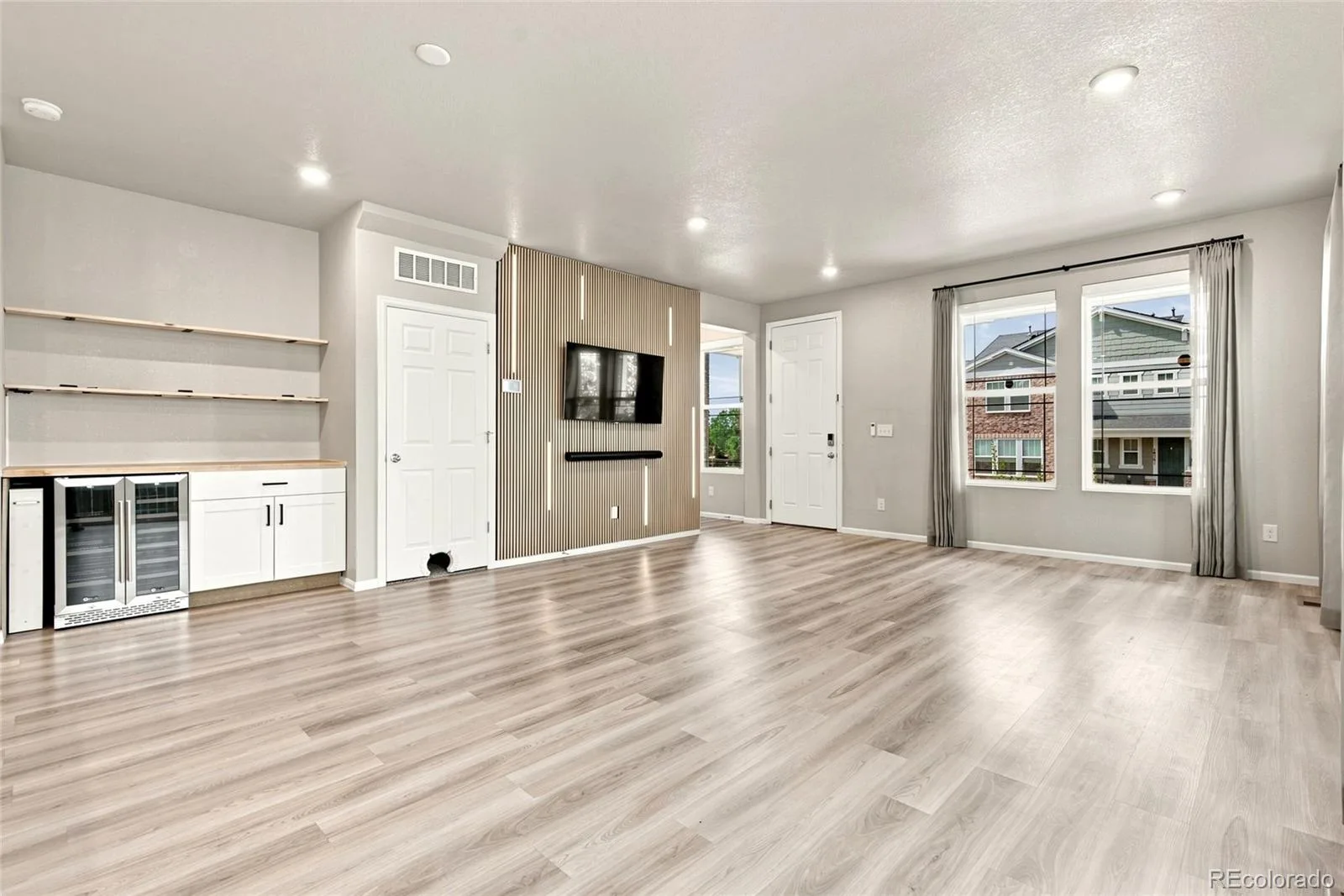 18292 E Kansas Place Aurora CO 80017 MLS #REC4374313 07162026162144 1600 8