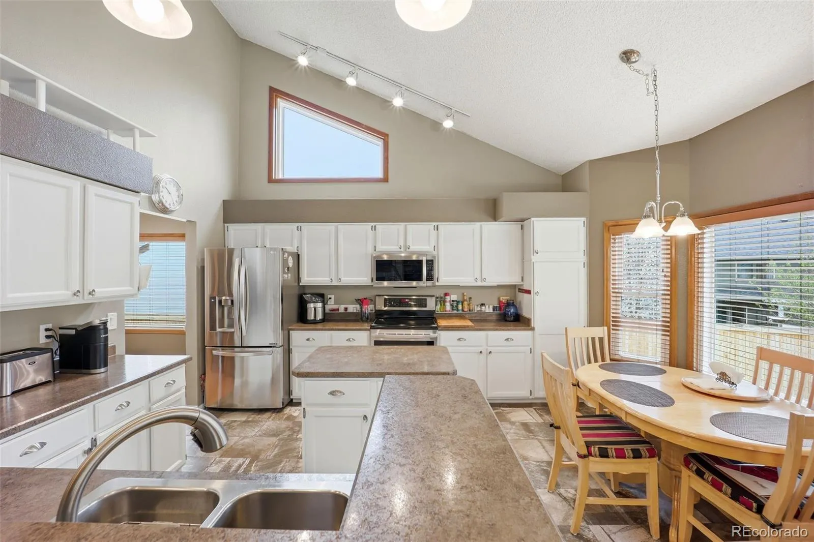 04012026185849 1600 12