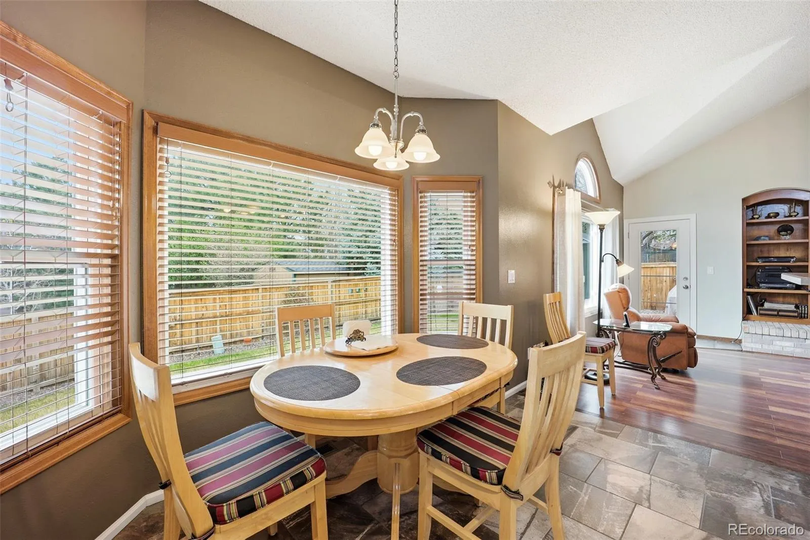 04012026185849 1600 16