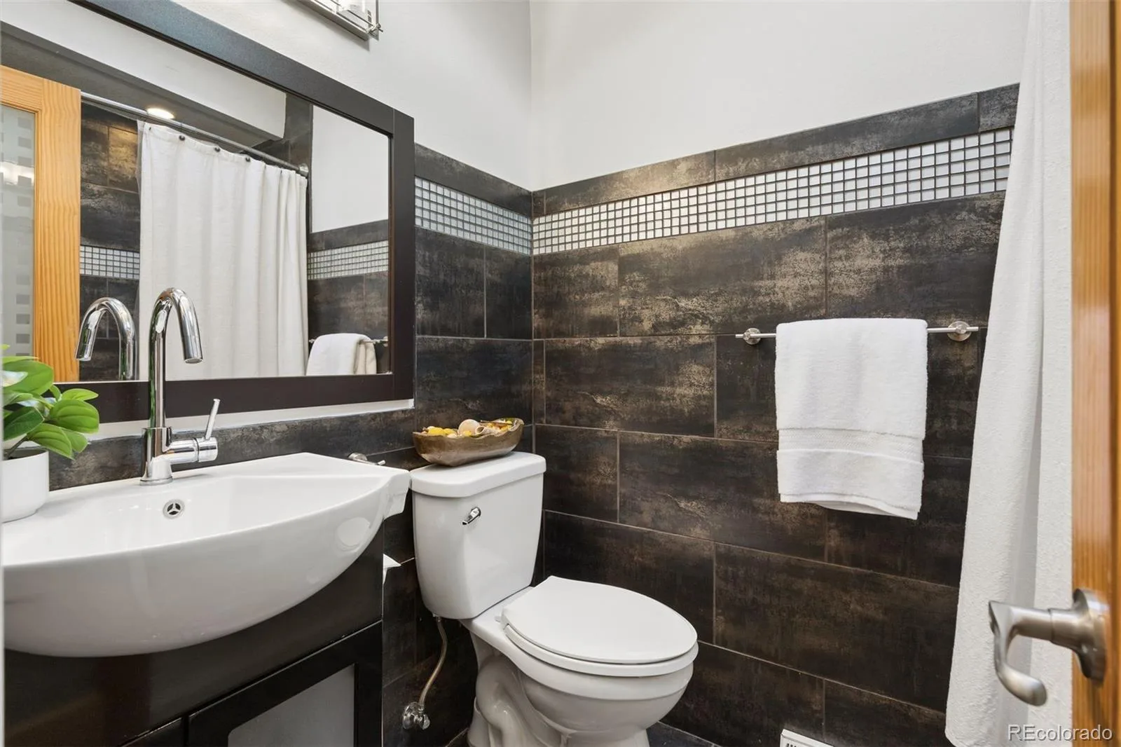 1360 S Dahlia Street Denver CO 80222 | MLS #REC4382195 10132026000401 1600 26
