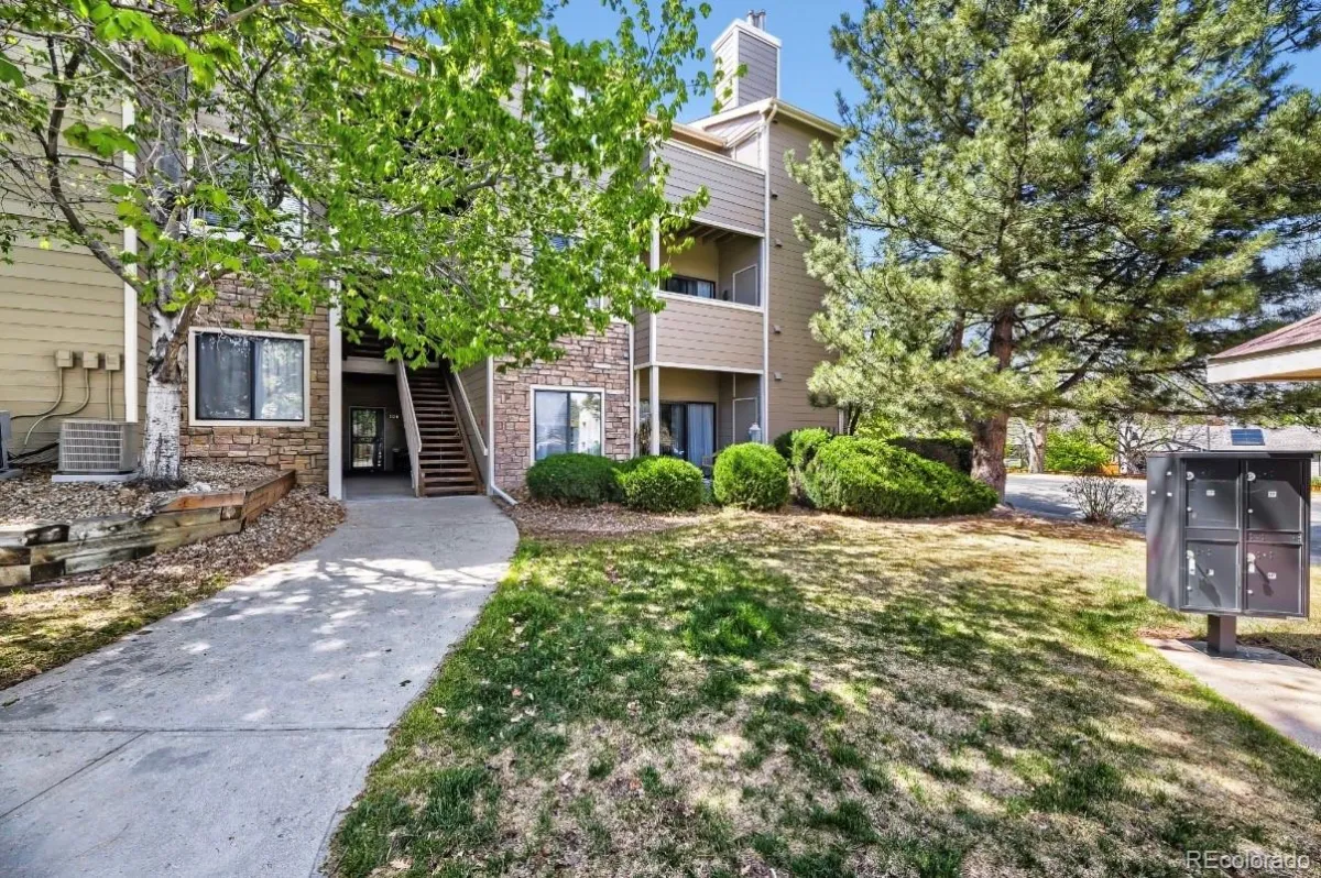 7388 S Alkire Street #206 Littleton CO 80127 | MLS #REC4382954 05262026134811 1200 1
