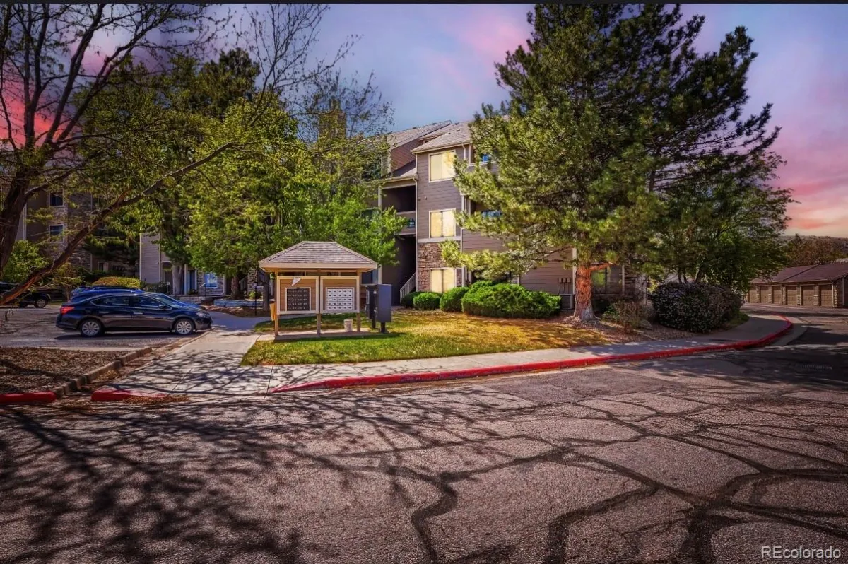 7388 S Alkire Street #206 Littleton CO 80127 | MLS #REC4382954 05262026134811 1200 31