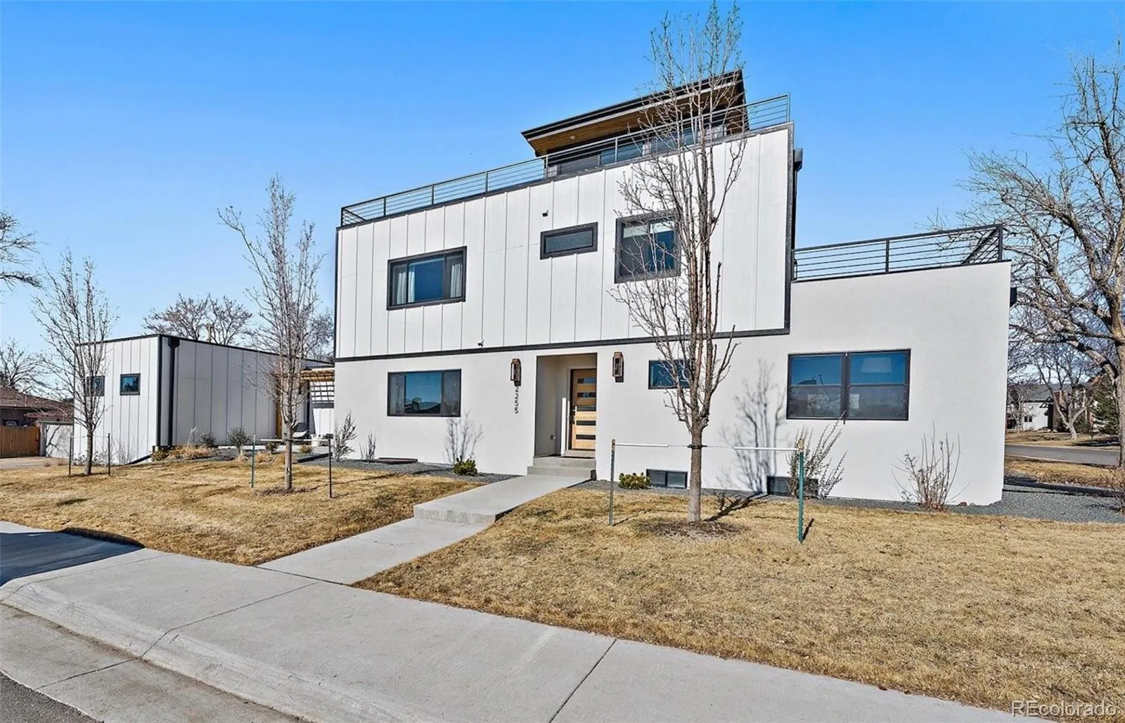 2255 E Iowa Avenue Denver CO 80210 MLS #REC4384206 05052026040605 1600 0