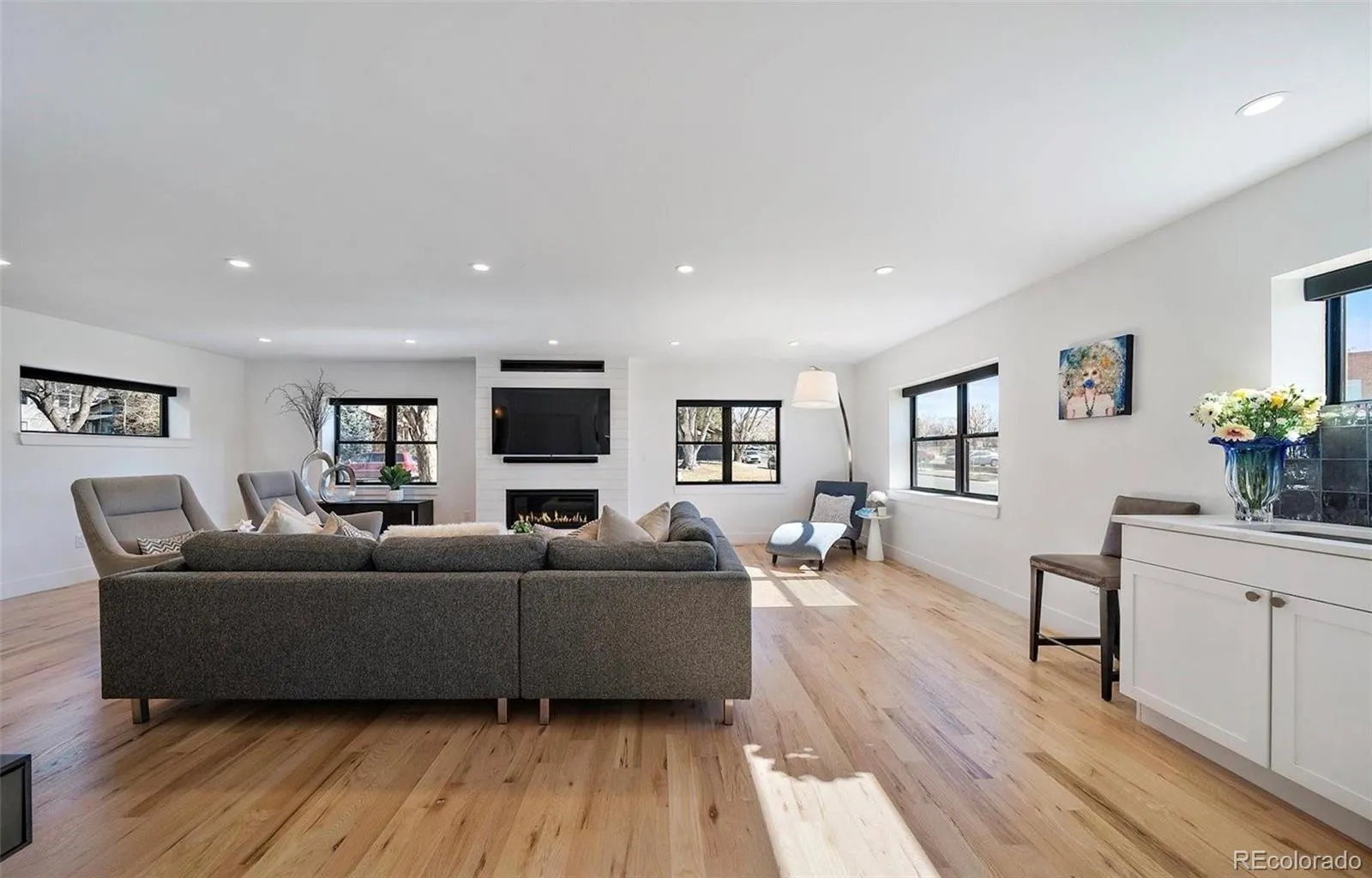 2255 E Iowa Avenue Denver CO 80210 MLS #REC4384206 05052026040605 1600 10