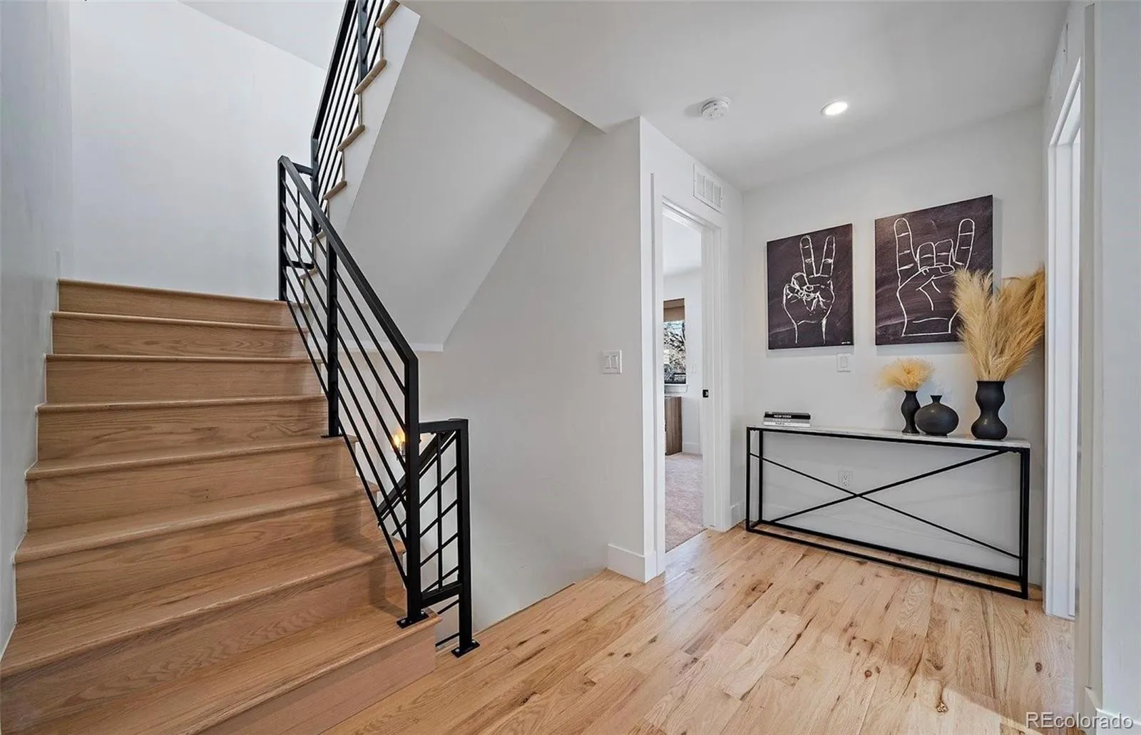 2255 E Iowa Avenue Denver CO 80210 MLS #REC4384206 05052026040605 1600 17