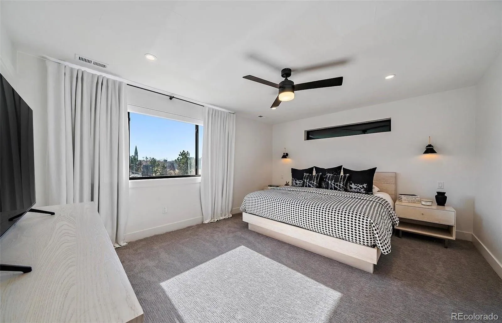 2255 E Iowa Avenue Denver CO 80210 MLS #REC4384206 05052026040605 1600 19