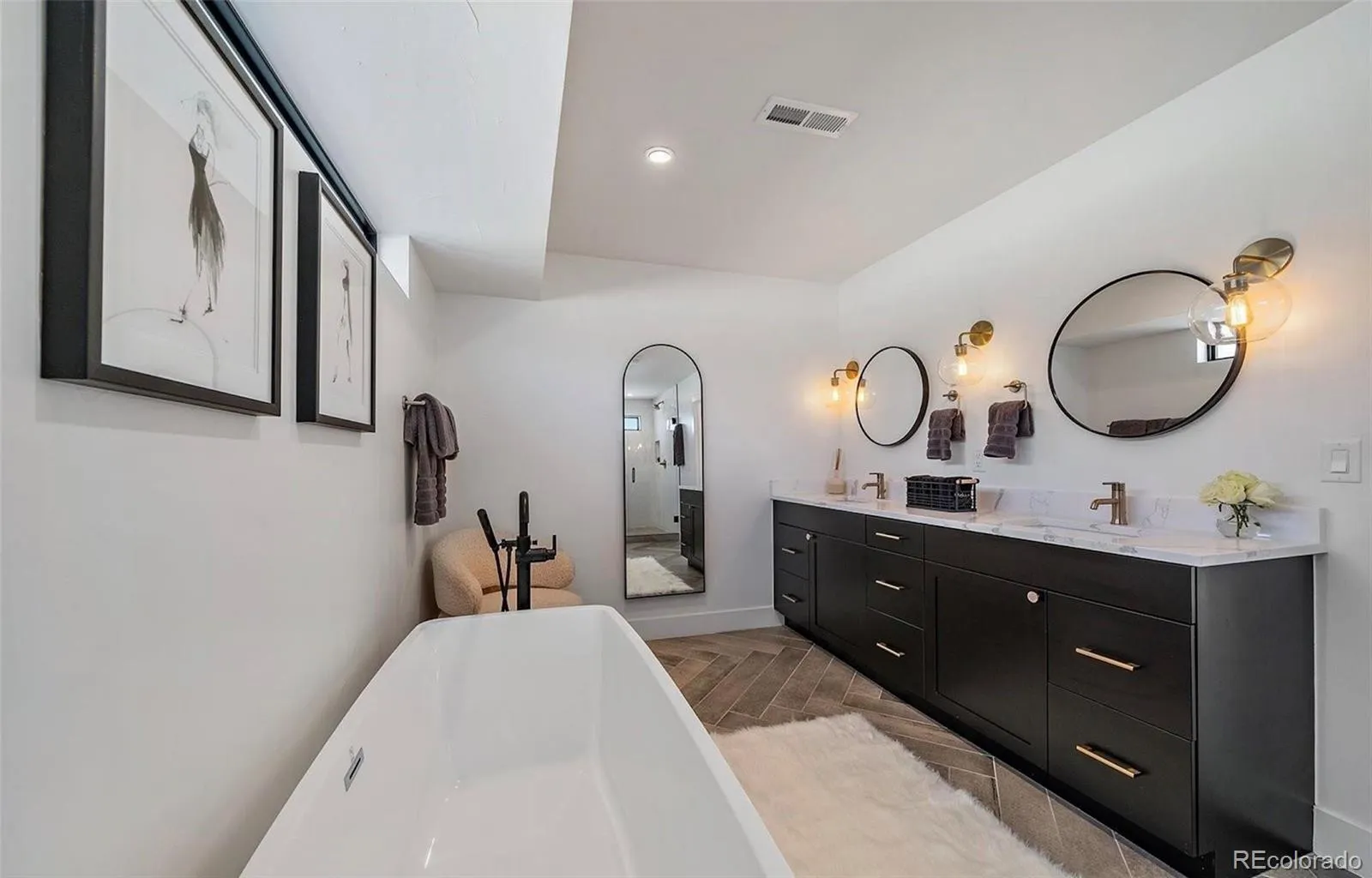 2255 E Iowa Avenue Denver CO 80210 MLS #REC4384206 05052026040605 1600 21