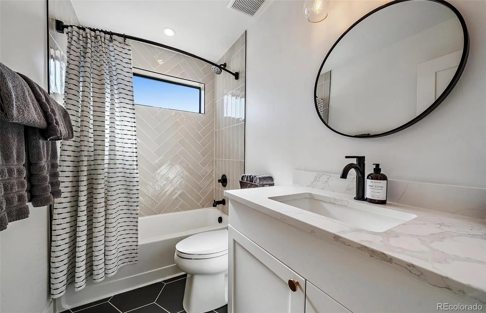2255 E Iowa Avenue Denver CO 80210 MLS #REC4384206 05052026040605 1600 27