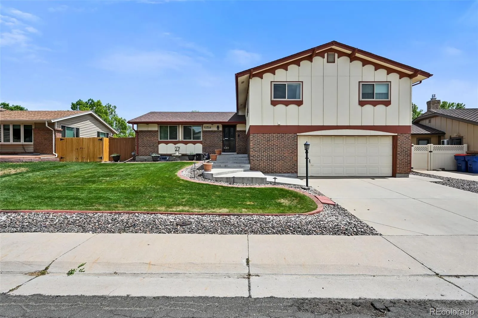 7320 Jay Street Arvada CO 80003 MLS #REC4385485 05162026040625 1600 2