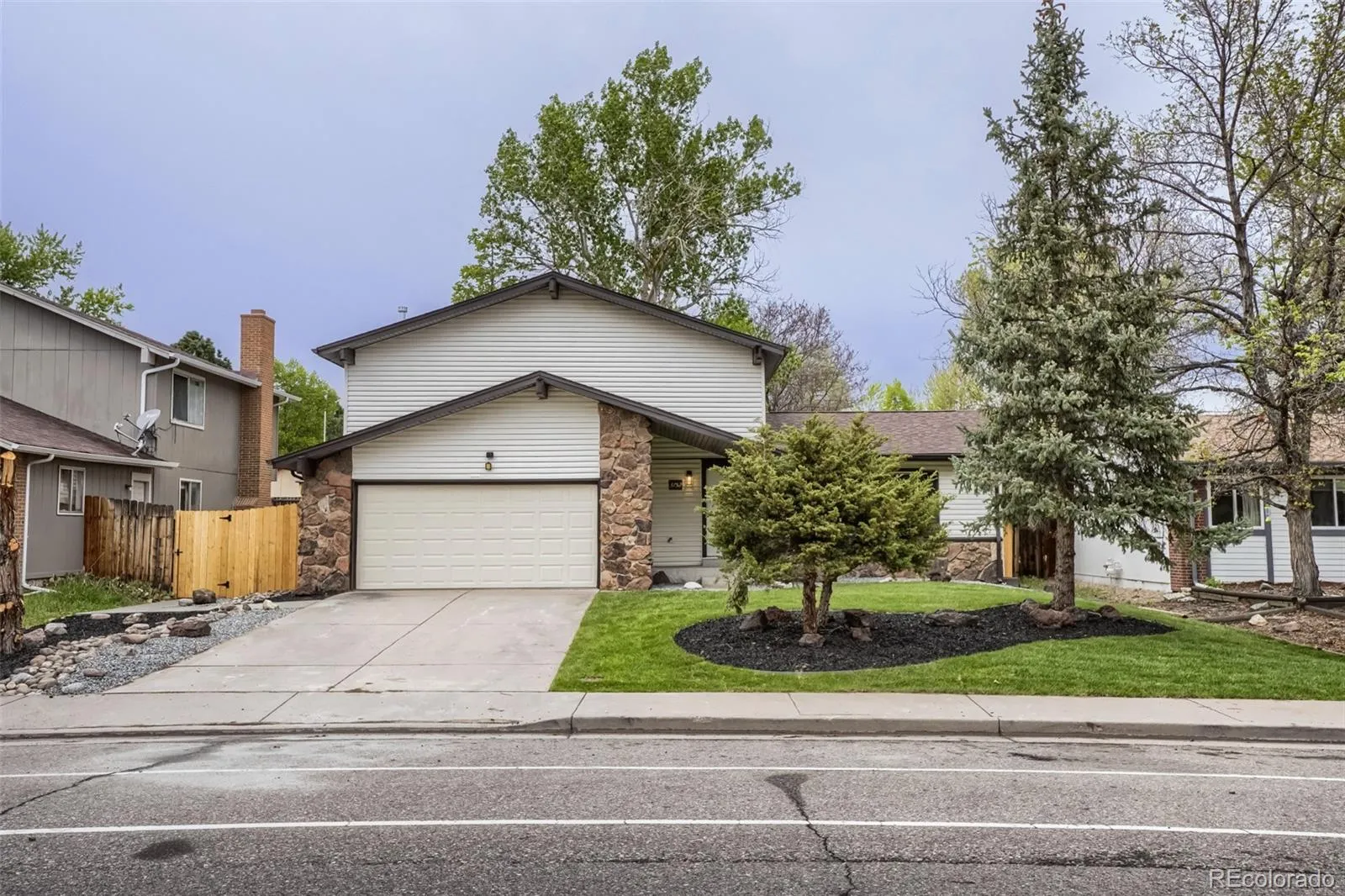 3752 S Mission Parkway Aurora CO 80013 MLS #REC4386647 04302026195204 1600 0