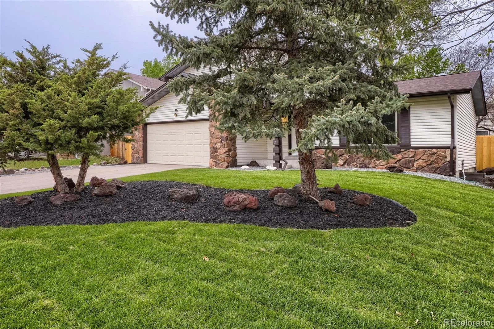 3752 S Mission Parkway Aurora CO 80013 MLS #REC4386647 04302026195204 1600 1